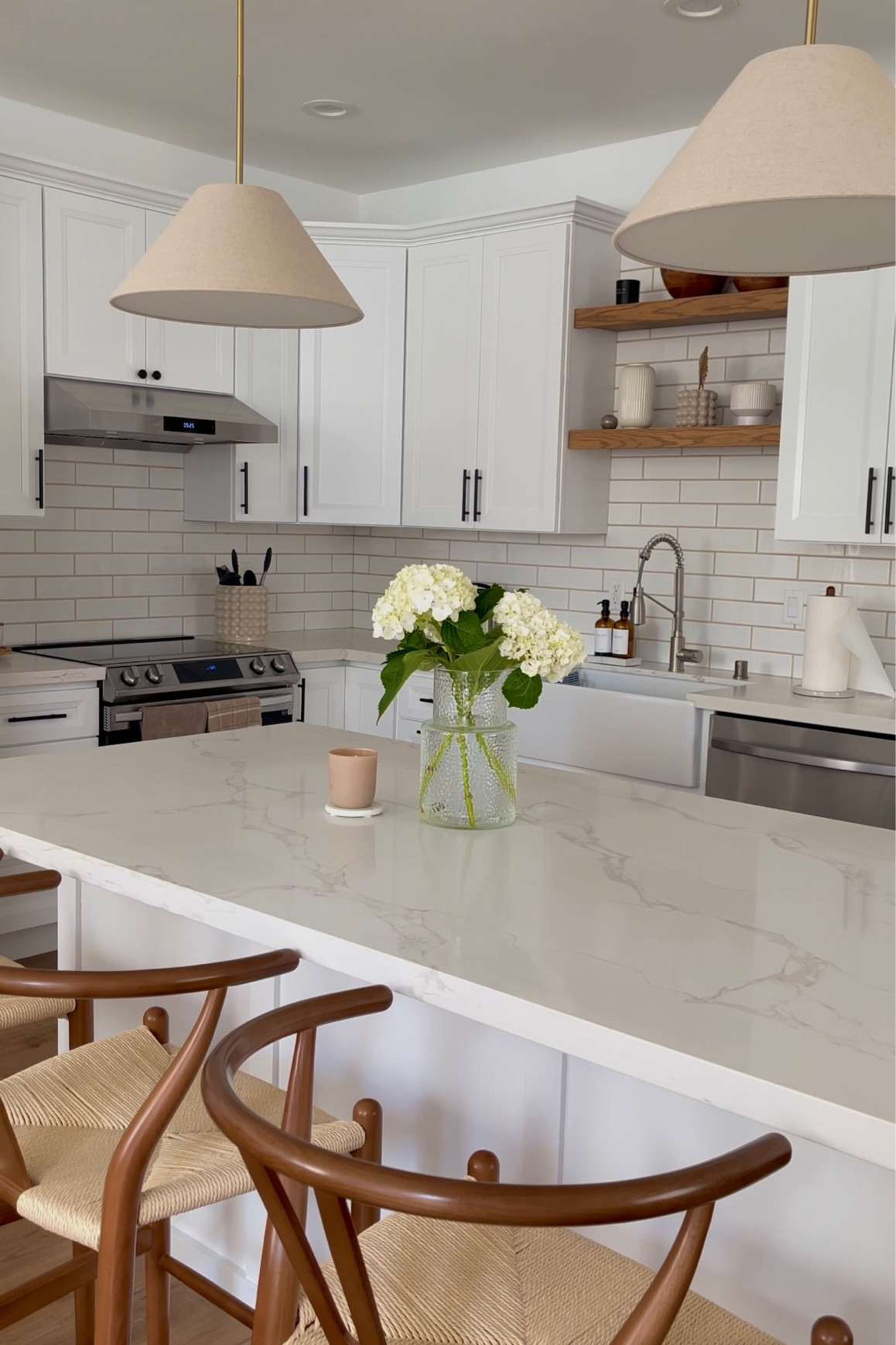 White kitchen decor for Spring 🕊️

Home decor/cozy home decor/ spring home decor 

#LTKSeasonal #LTKhome #LTKstyletip