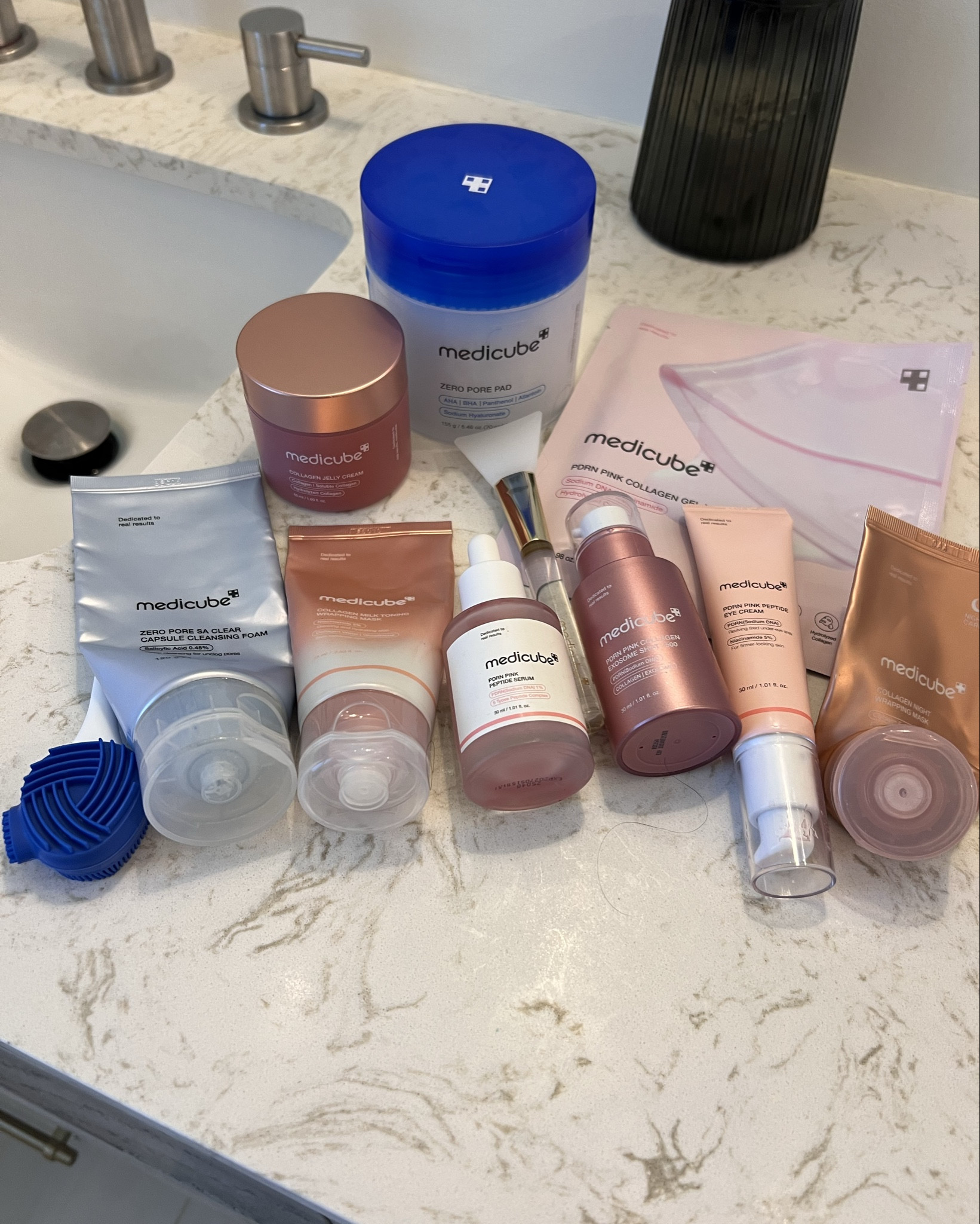 Medicube Korean skincare routine for pores + glass skin ✨

Zero Pore Pads, PDRN Pink Peptide, collagen cream, cleansing foam + full texture smoothing lineup.

Everything tagged here 🤍

#LTKmorningroutine #LTKselfcare #LTKBeauty