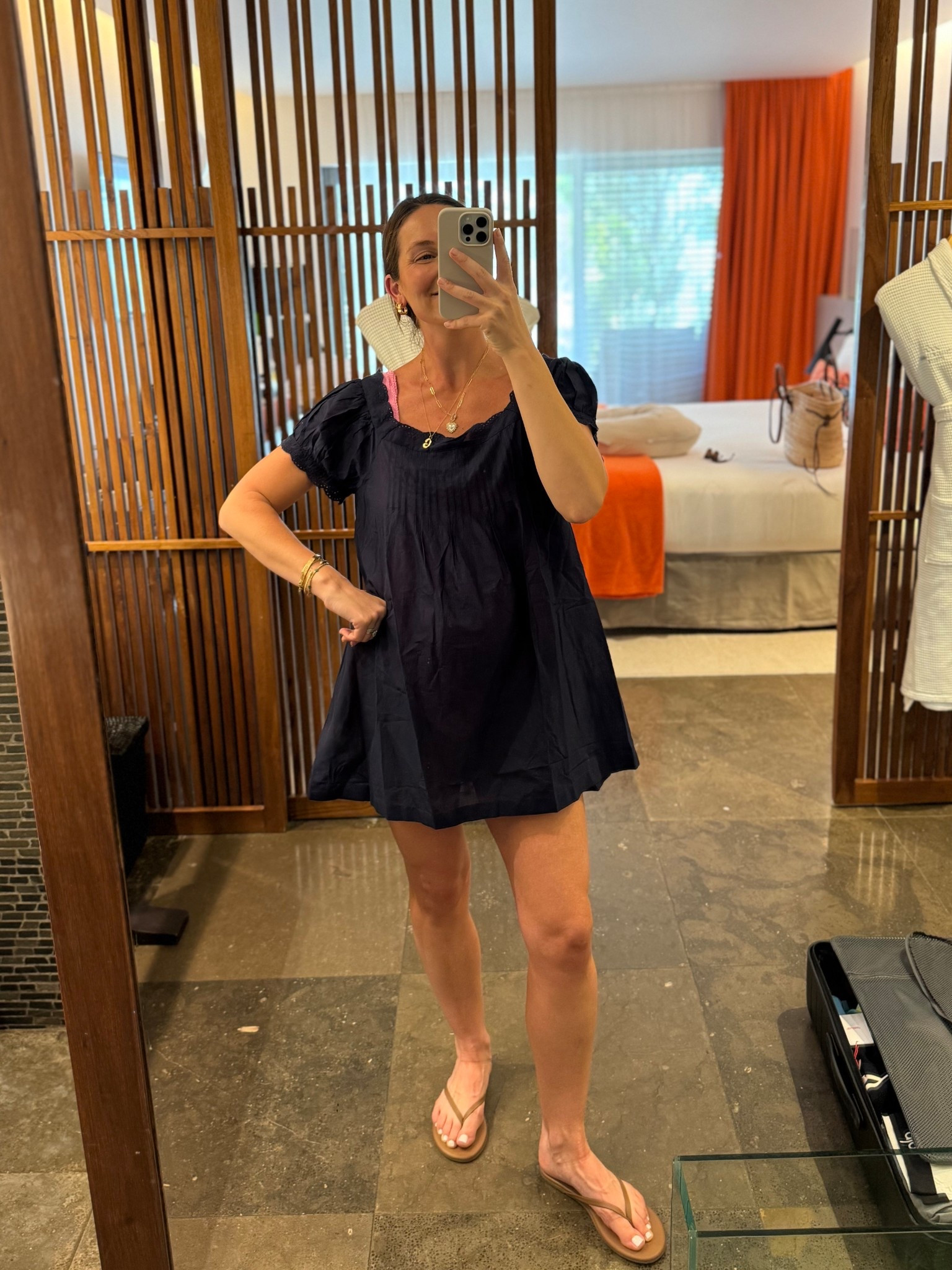 Loving these @jcrew coverups!

Lightweight & bump friendly (wearing my normal size, small). I’ll note they are quite short, so if you’re taller you may want to size up🙌🏼