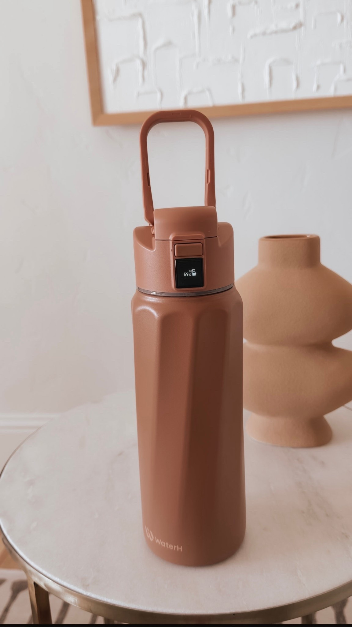 Stay hydrated with ease! This smart water bottle reminds you to drink and tracks your progress. Perfect for the gym or office.

#LTKActive #LTKBeauty #LTKHome