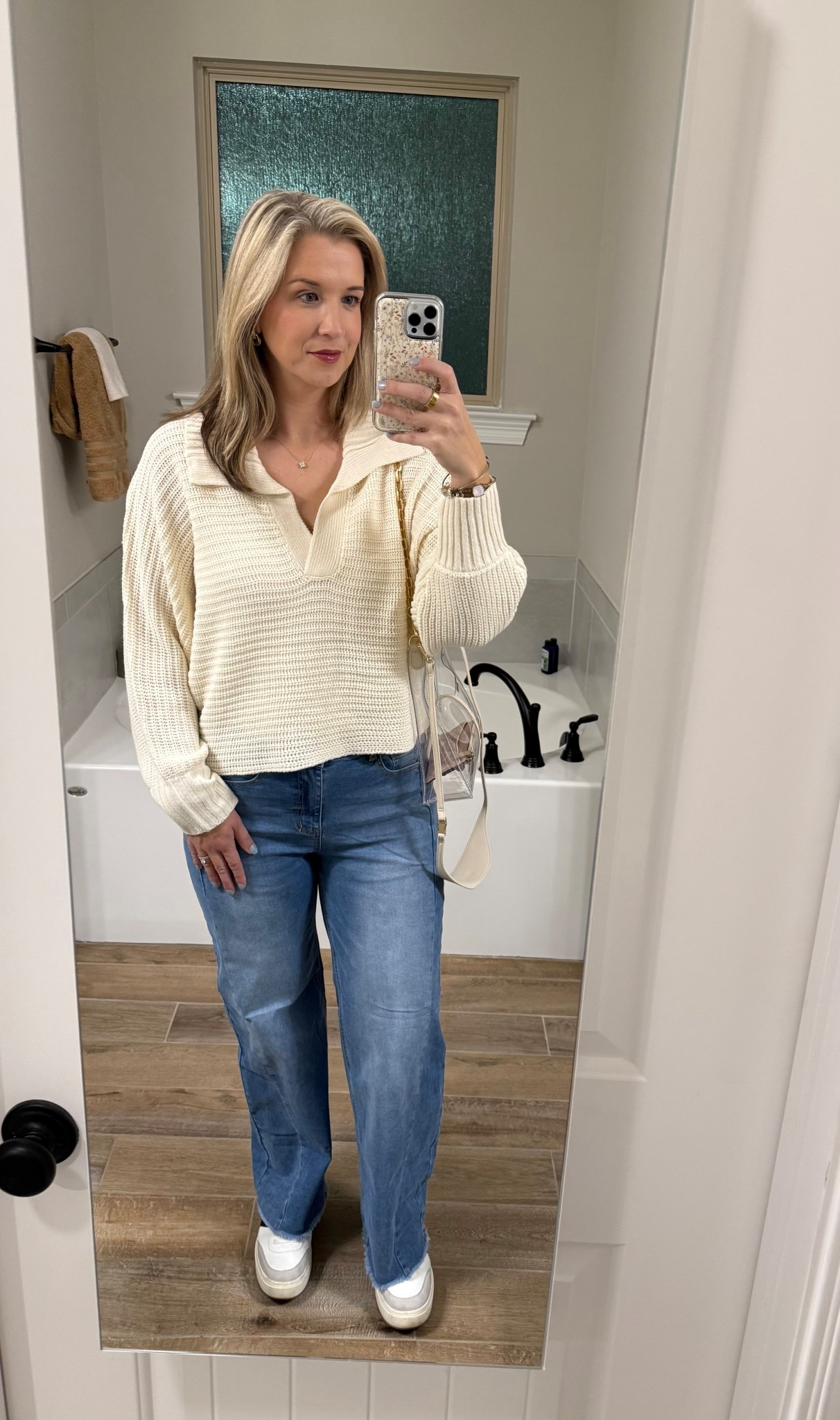 Last minute New Year’s Eve outing and this is what I landed on to wear!

Comfy clothes | jeans | sweater | women’s fashion | clear bag

#LTKFindsUnder50 #LTKFindsUnder100 #LTKMidsize