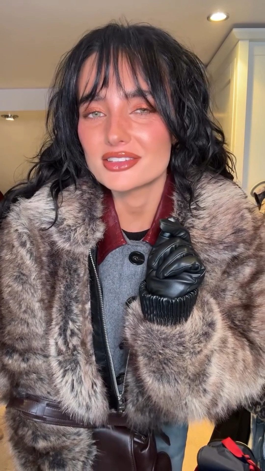 Every time I spray perfume. Every damn time 😂 #chattygrwm #grwm #getreadywithme #outfitinspo #winteroutfits @reiss @laagam______ @bershka @asos @mango @threadbare.official @marksandspencer @piecesofficial
