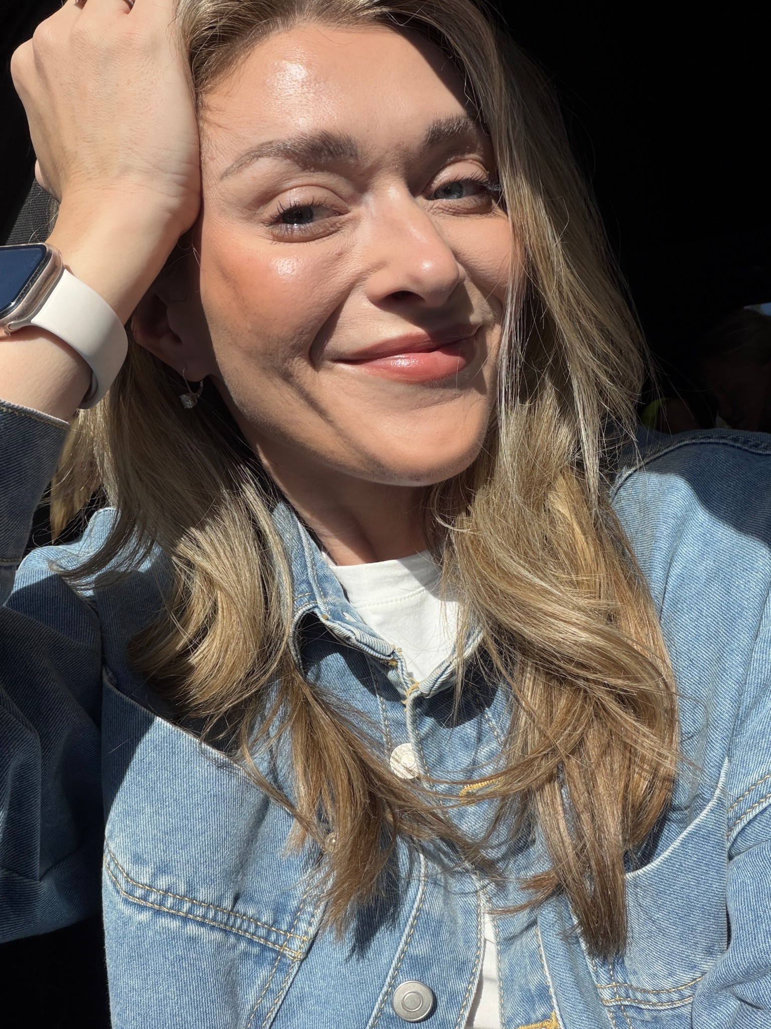 Can you tell I did my makeup at a truck stop with mostly drugstore products? Lol no one else could! 
@Saie 
drugstore powder makeup, clean makeup routine, versed skincare review, skin tint spf 40, affordable beauty finds, glowy natural makeup, everyday makeup routine, lightweight face powder, makeup that feels like skincare, drugstore clean beauty