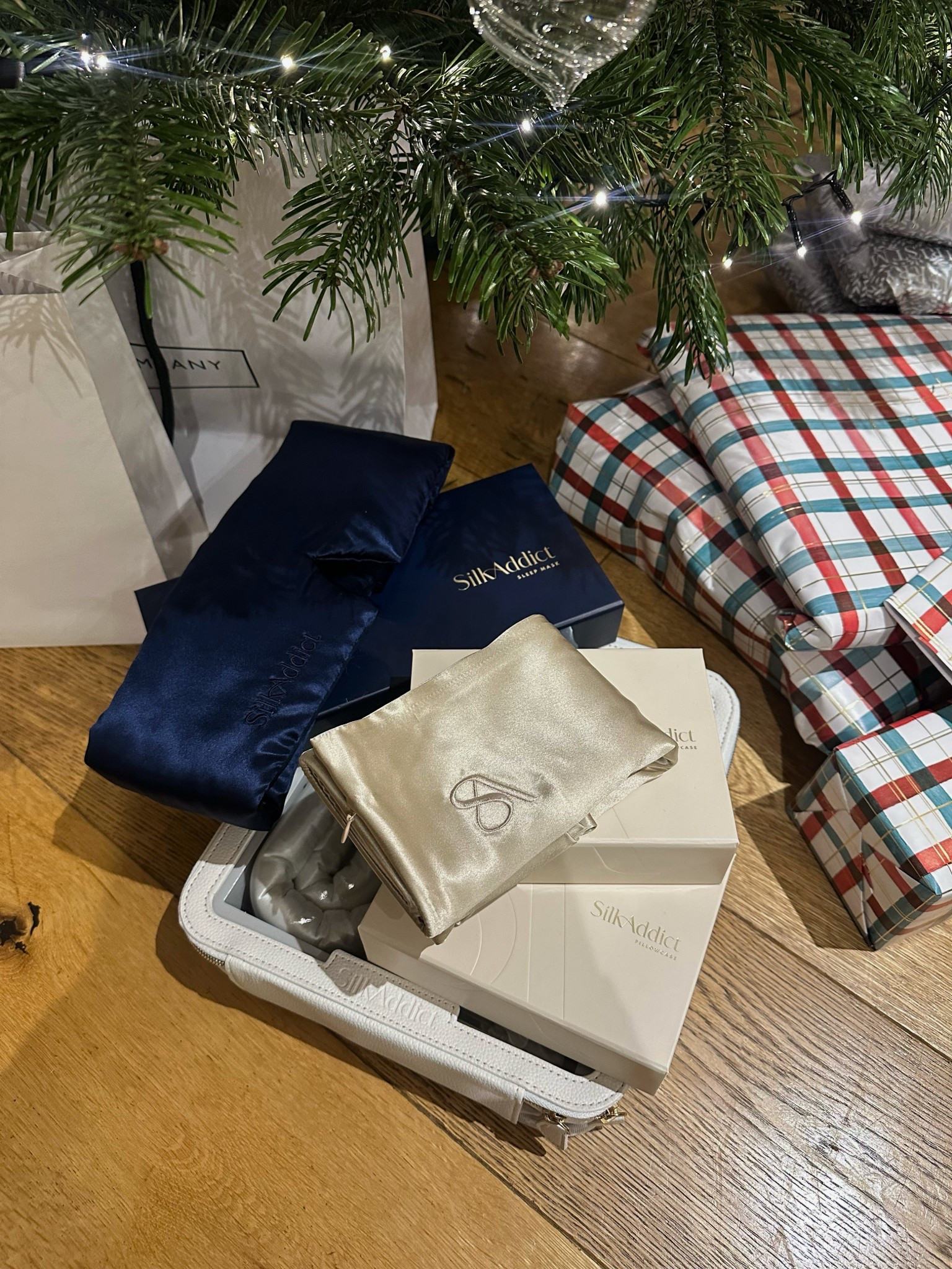 Luxury haircare makes the best gift ✨
Silk essentials that feel thoughtful and indulgent. 

#LTKuk #LTKgiftguide #LTKfestive