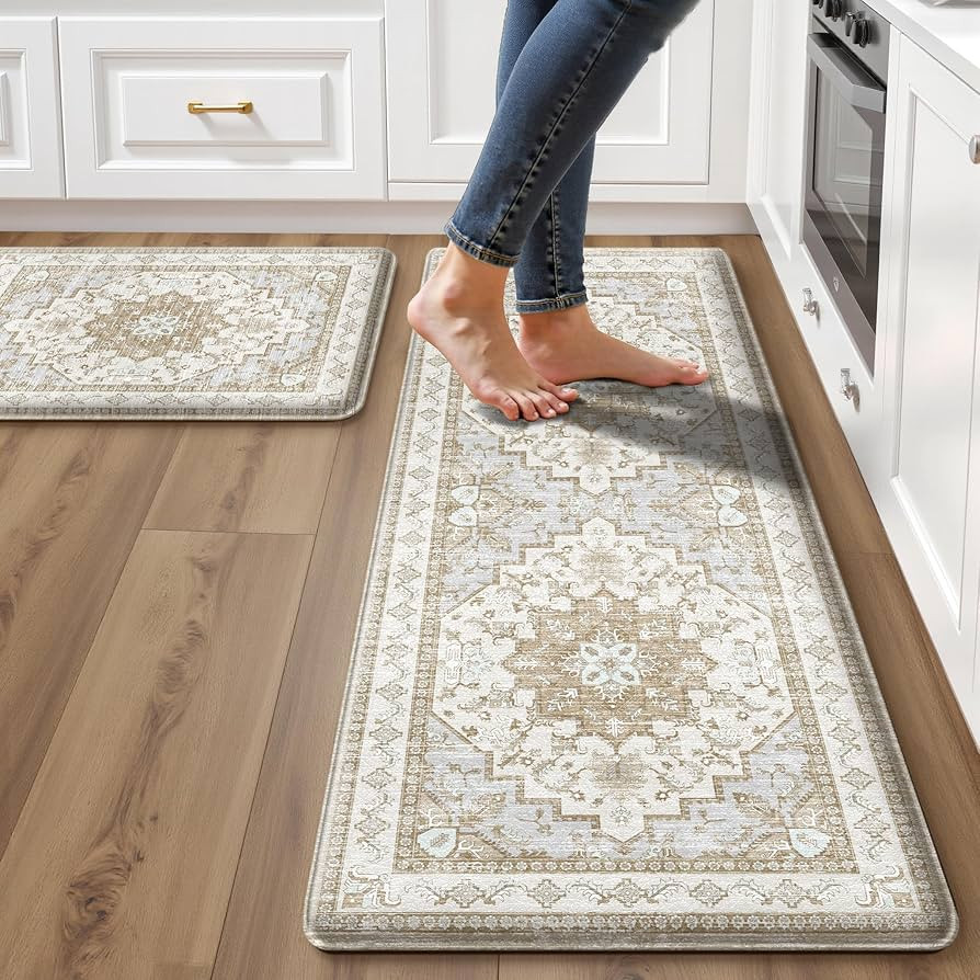Juego de 2 tapetes de cocina bohemios para piso, acolchados antifatiga, de PVC, antideslizantes, ... | Amazon (US)