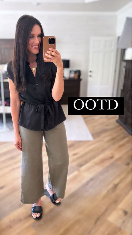 Spring Outfit | Jeans |
Neutral Spring Outfit Ideas |
Women's Outfit | Fashion
Over 40 | Forties Fashion I
Sandals | Gold | Amazon fashion | blouse | workwear | Accessories | The Fashion
Sessions | Tracy



#LTKfindsunder50 #LTKSeasonal #LTKover40