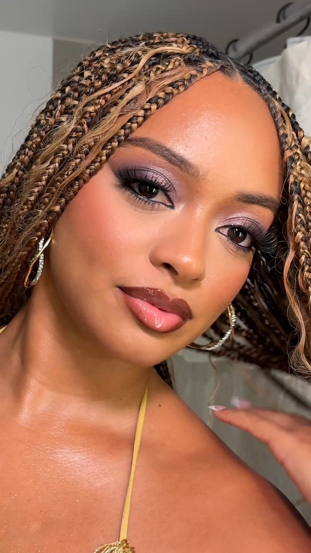 Purple Smokey glittery eye!! YES PLS! 😍😍😍

#LTKSeasonal #LTKNYFW #LTKBeauty