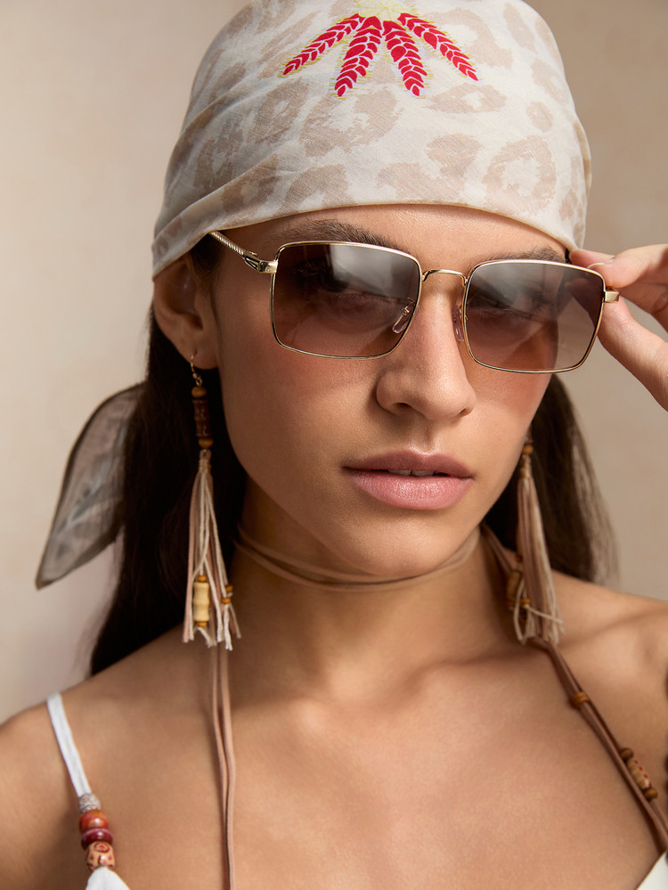 Tropiscape 1pc Fashion Glasses With Unique Twisted Frame And Look Shades Beach Accessories Beach Accessories For Women Glasses Shades Basics Fall Winter Women Outfits Clothes Business Casual Gifts Vacay Vibes Vacation Relax Beach Autumn Winter Gifts | SHEIN