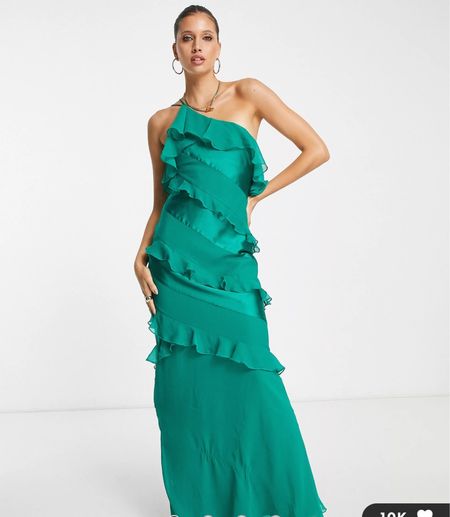 Obsessed with this green number!!! 

Italy dress // summer wedding // Italy wedding guest // wedding guest // green maxi dress // 

#LTKwedding #LTKeurope #LTKtravel