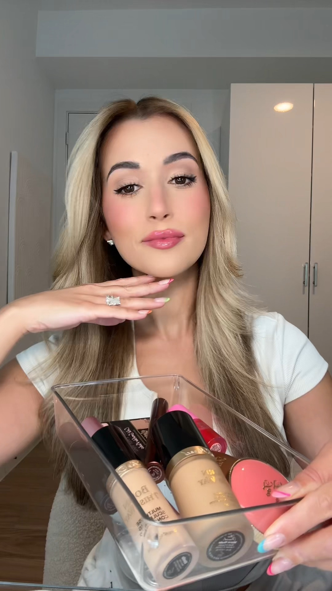 My everyday make up routine and all time faves from too faced 💕


#LTKVideo #LTKFindsUnder50 #LTKBeauty