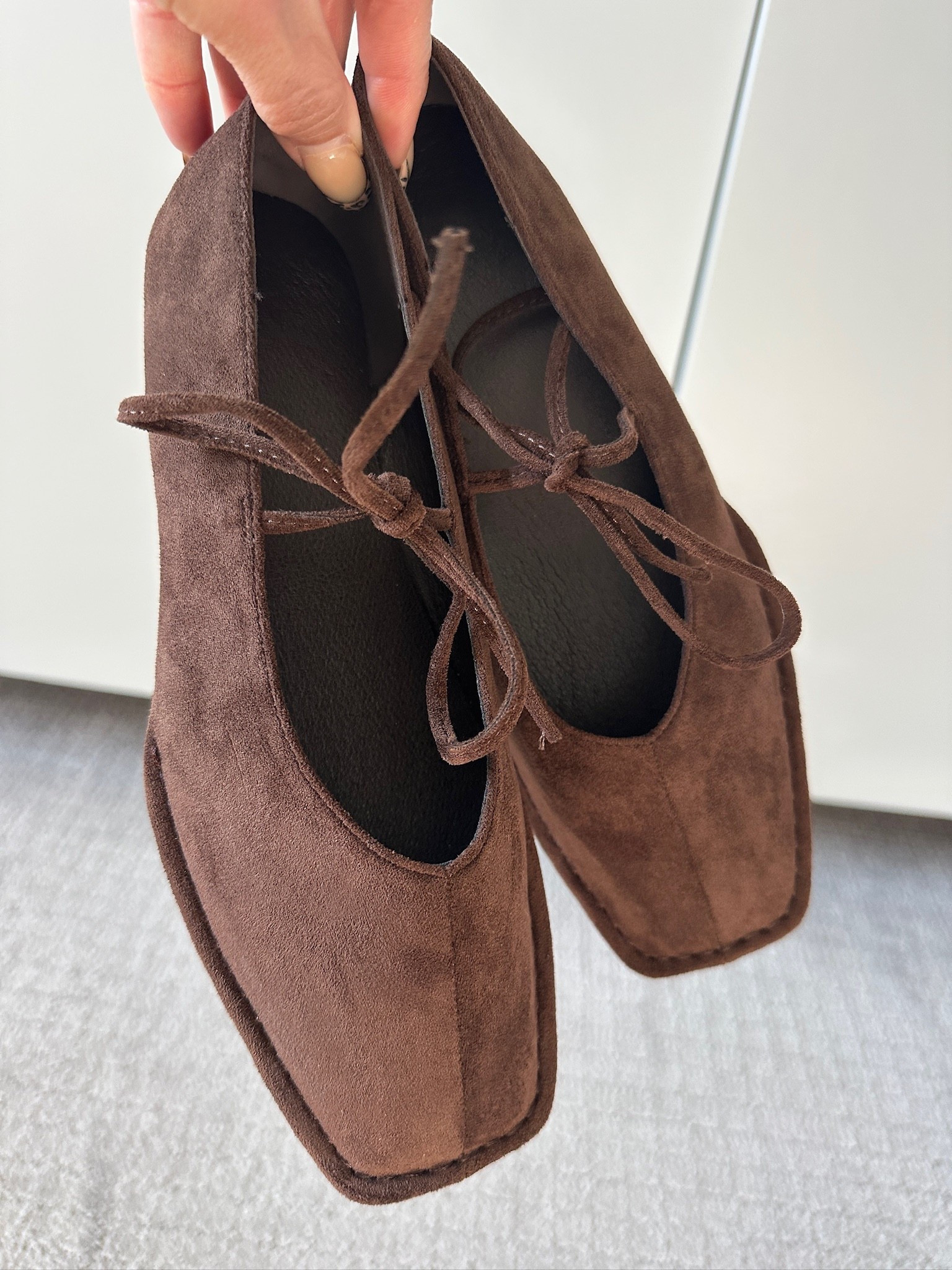 I recently ordered these flats from Amazon and I love them! I wanted a suede ballet flat that had an interesting shape and these are it. Suede is so trendy right now especially in this espresso brown color. I am so excited to style these shoes with so many fall outfit! Linked these and some other options⬆️

#Itkcreator #Itkfinds
#Itkwatchnow #amazon #amazonfinds #balletflats #suede #suedeshoes #shoesforfall #fall #falloutfits #fallfashion

#LTKStyleTip #LTKSeasonal #LTKShoeCrush