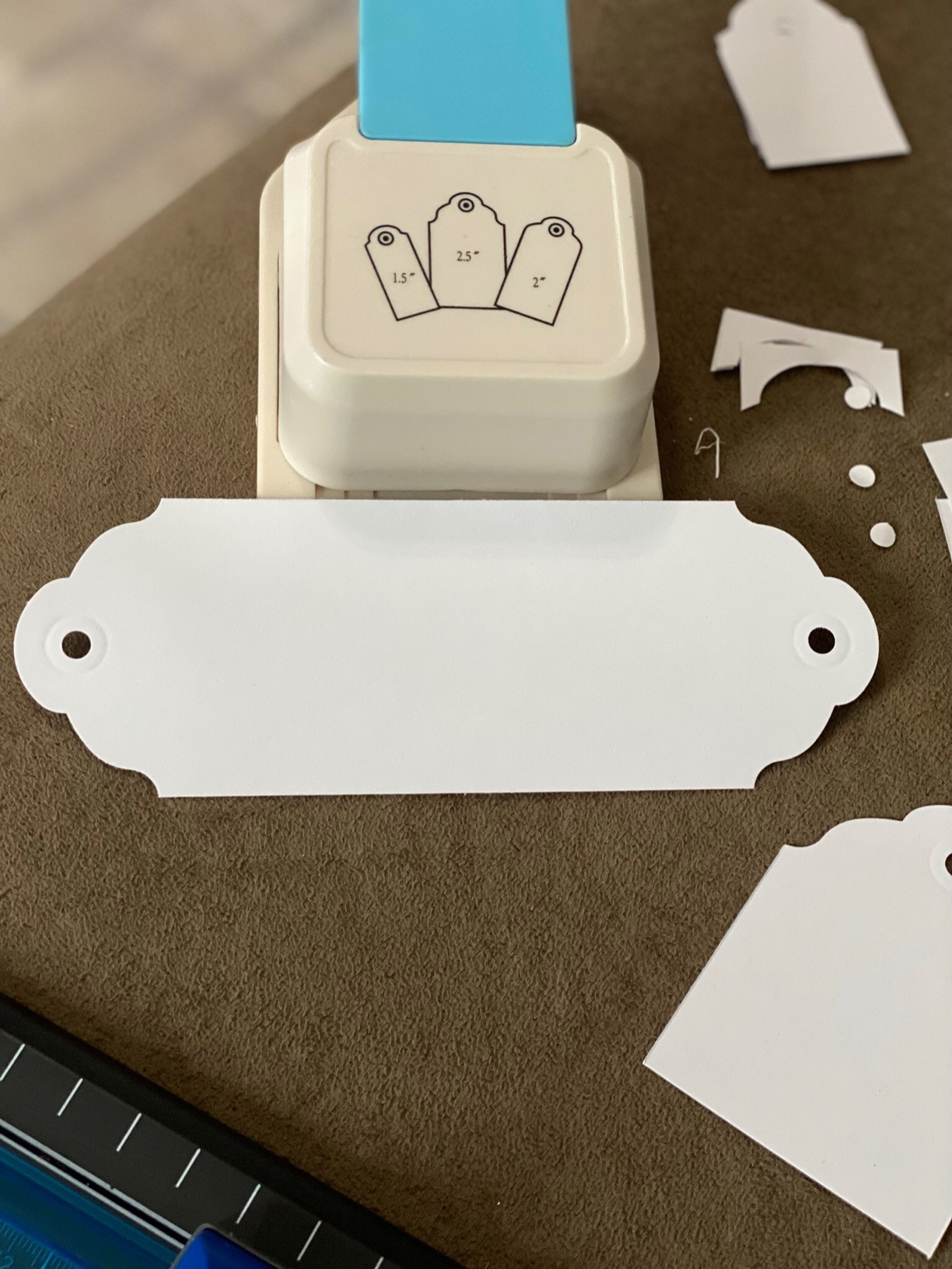 Paper Craft Tag Punch 1.5" 2" 2.5" - with 1 roll Hemp Rope 32ft - Tag Shape Lever Action Craft Pu... | Amazon (US)