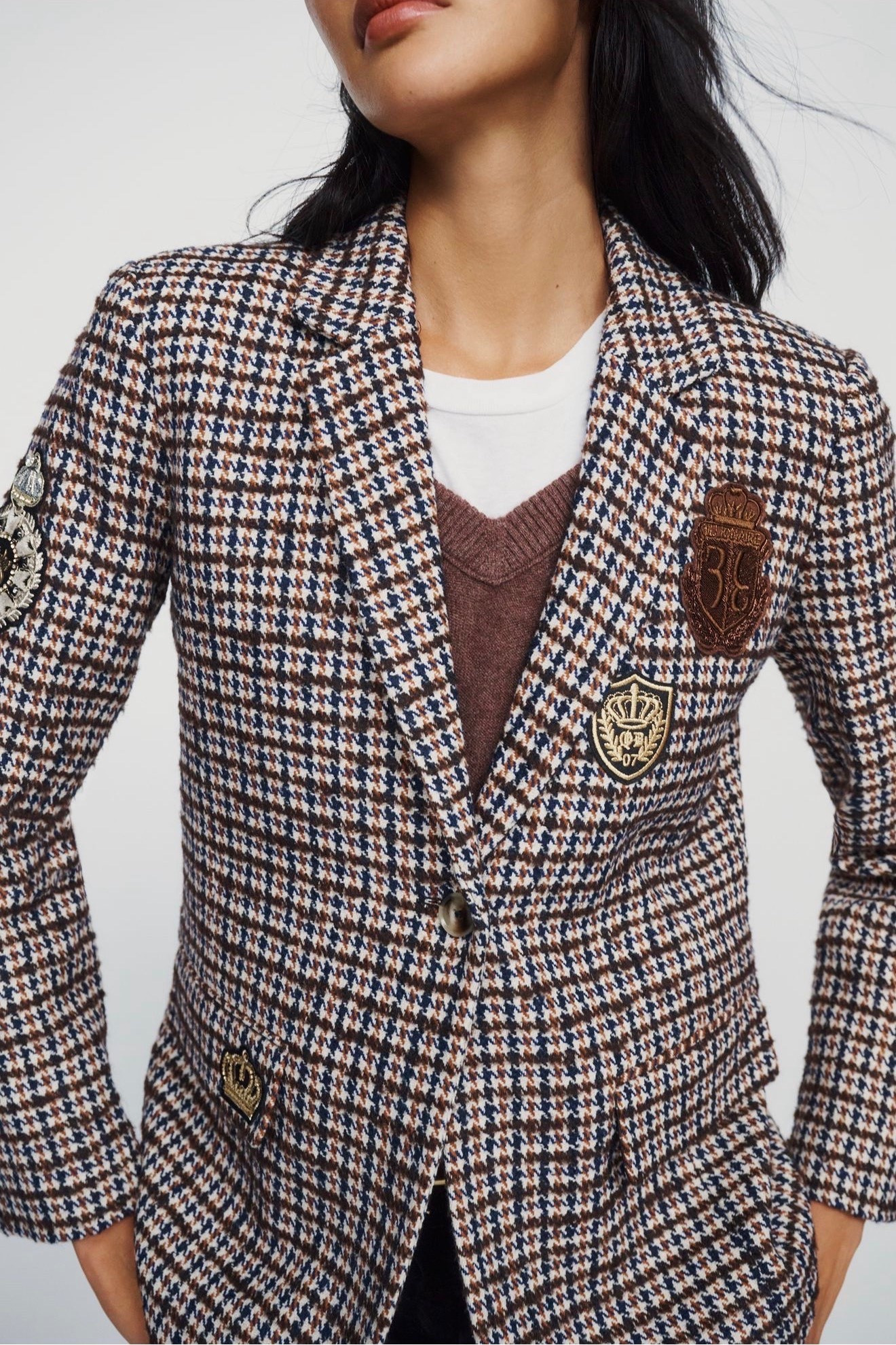 A fabulous tweed blazer is a must have in your fall wardrobe. But one that has fabulous patches on it is an even better statement blazer ⭐️💥❤️￼ I have this exact blazer from last season and lived in it all year. They updated the tweed for a new￼ fresh look.

#LTKootd #LTKWorkwear #LTKOver40