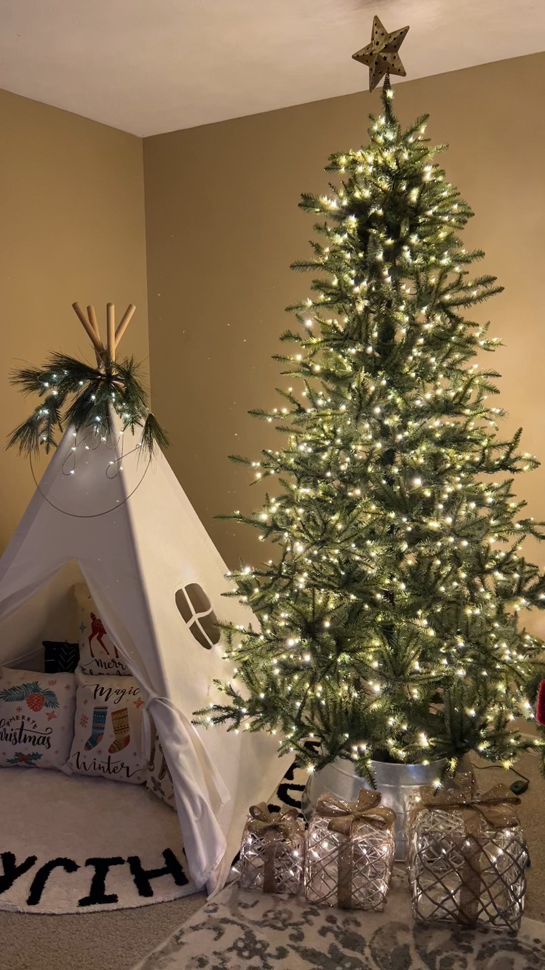 Viral twinkle tree #twinkletree #viralchristmastree #twinklechristmastree #christmasdecor

#LTKHome #LTKSeasonal #LTKHoliday