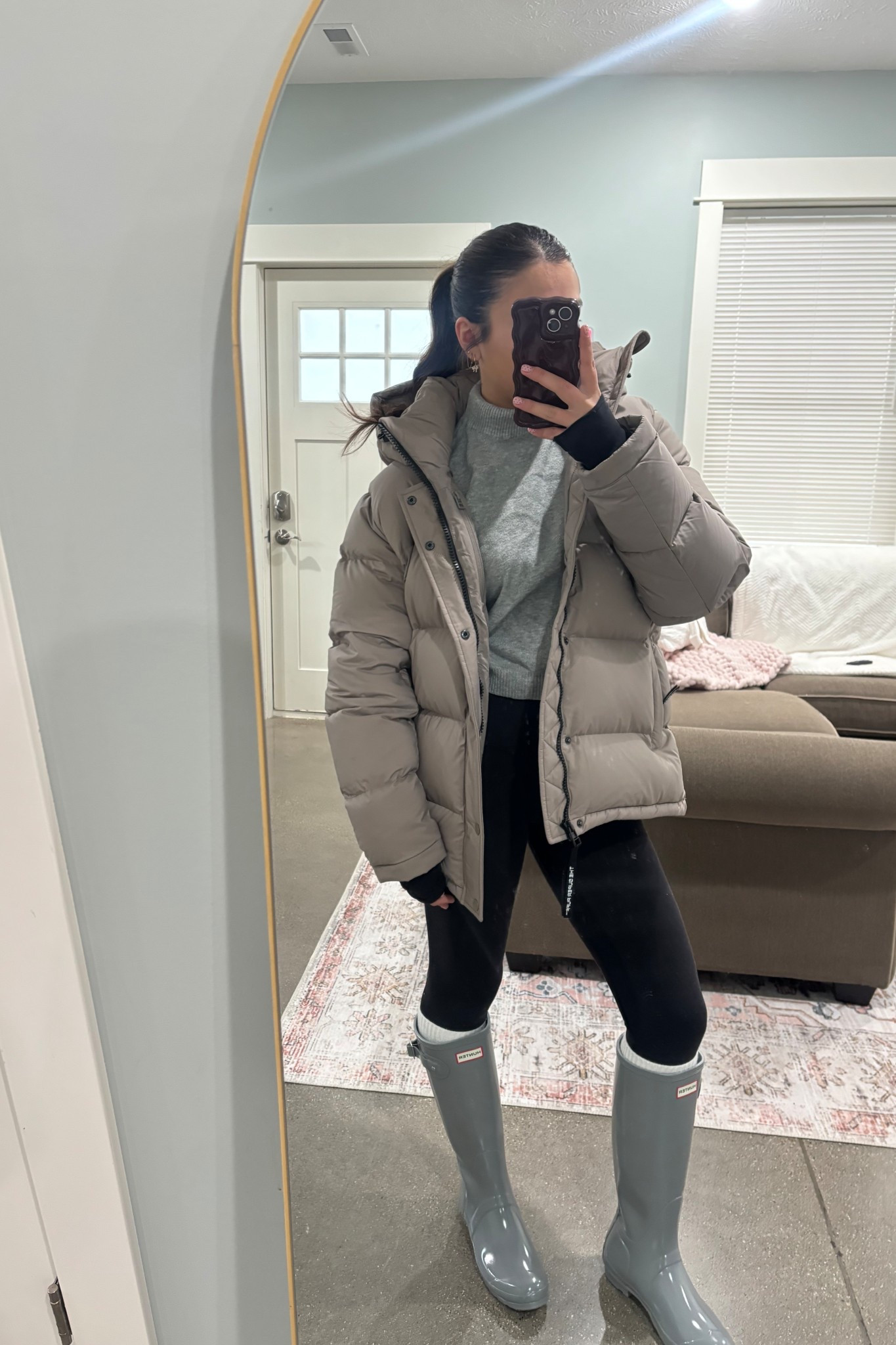 hunter boots and aritzia super puff combo sweater outfit for holiday szn 

#LTKGiftGuide #LTKootd #LTKHoliday