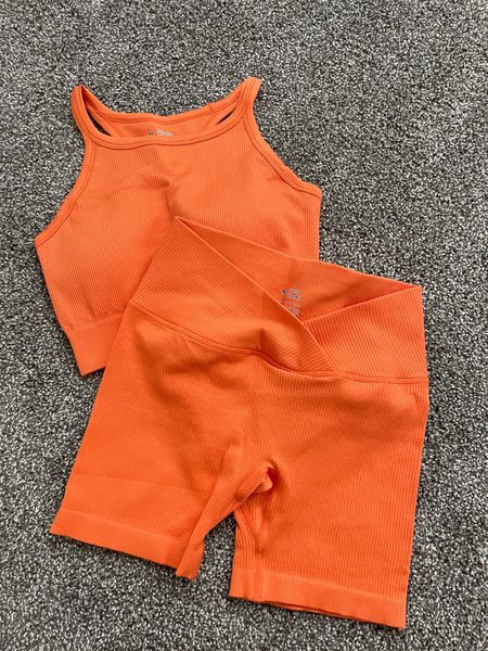 cutest new orange workout set! love how flattering the bottoms are! lots more colors!!



#LTKunder50 #LTKfit #LTKSeasonal