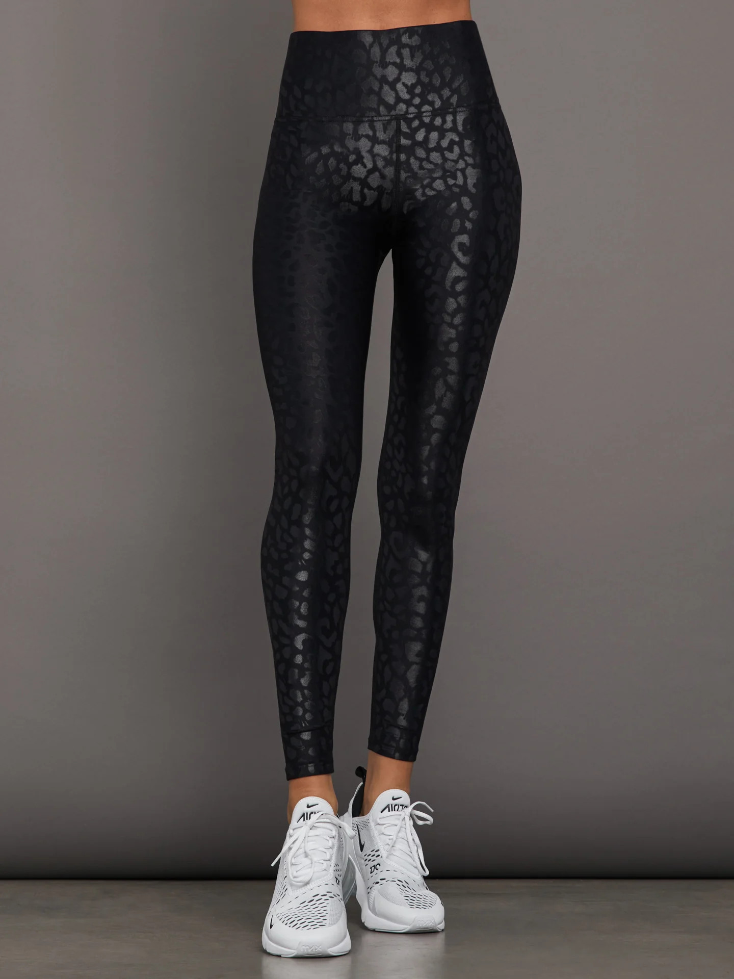 High Rise 7/8 Legging in Leopard Takara Shine - Black | Carbon38