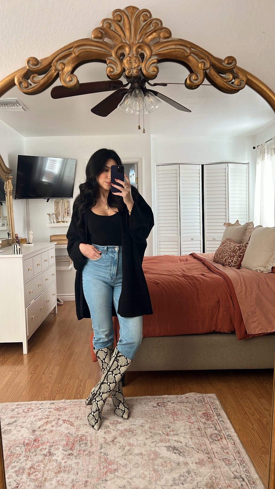 You can do no wrong with a black bodysuit & jeans base 🤌🏻

#LTKSeasonal #LTKgrwm #LTKootd