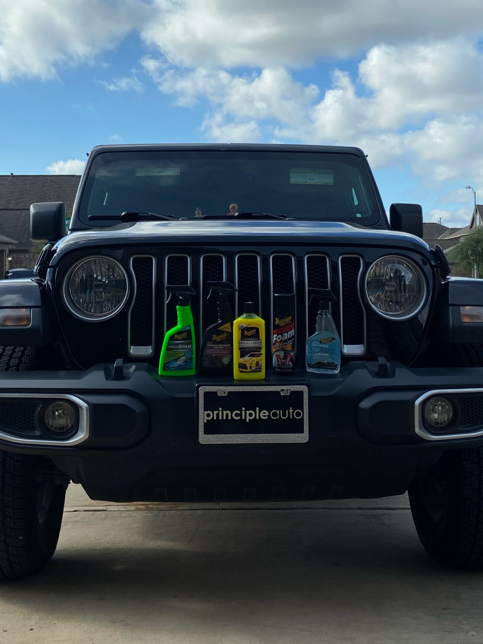 Time to clean the Jeep 🪩🖤

#LTKfamily