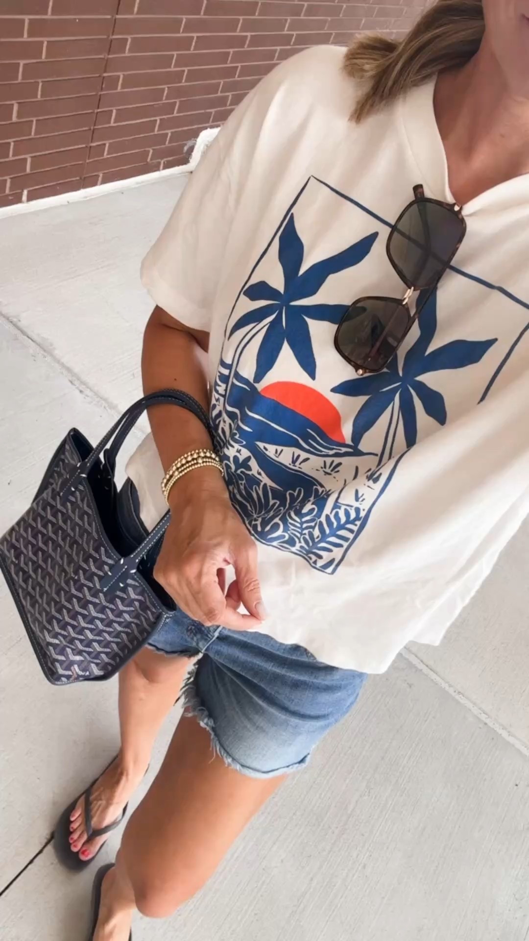 Casual ootd
Denim shorts
Tshirt


#LTKOver40 #LTKFindsUnder50 #LTKSaleAlert