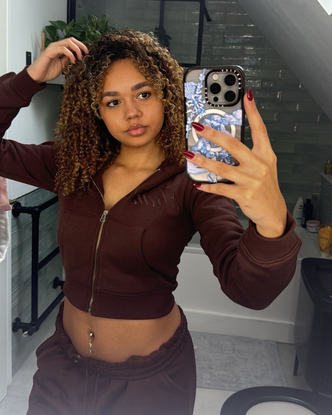 Kaiia the Label brown cropped hoodie and wide leg joggers 🤎✨

Comfy outfit, zip up hoodie, joggers, athleisure, casual outfit, brown outfit, jumperr

#LTKuk #LTKsummer #LTKspring
