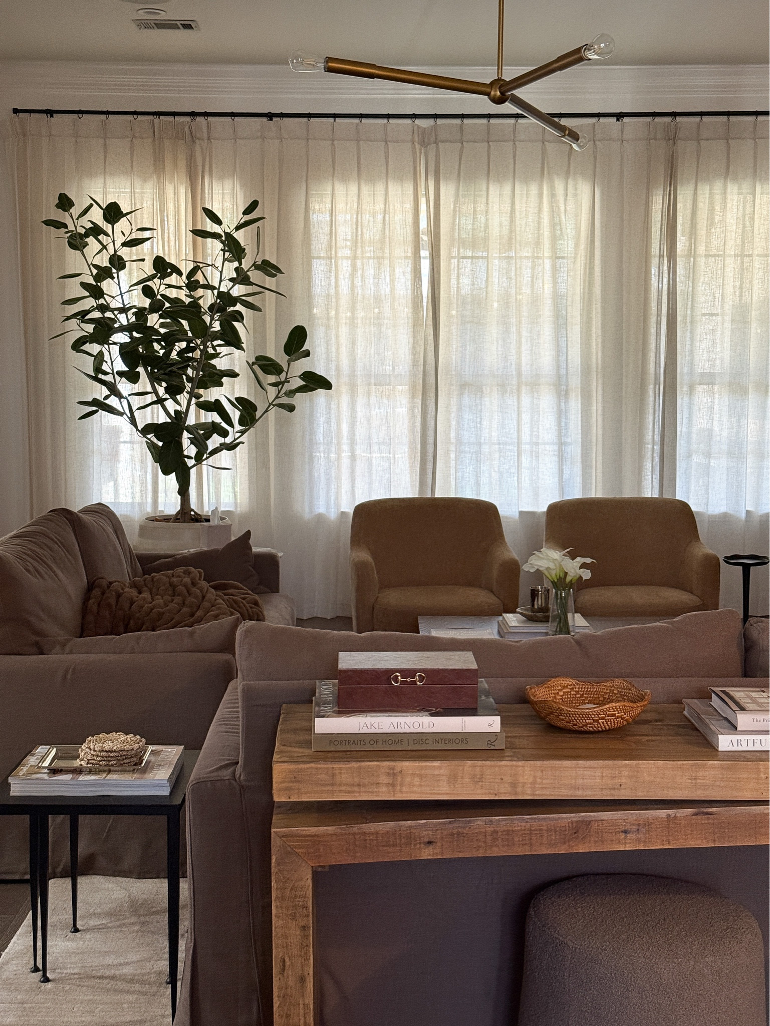 Living room 

#LTKdayinmylife #LTKHome #LTKmomlife