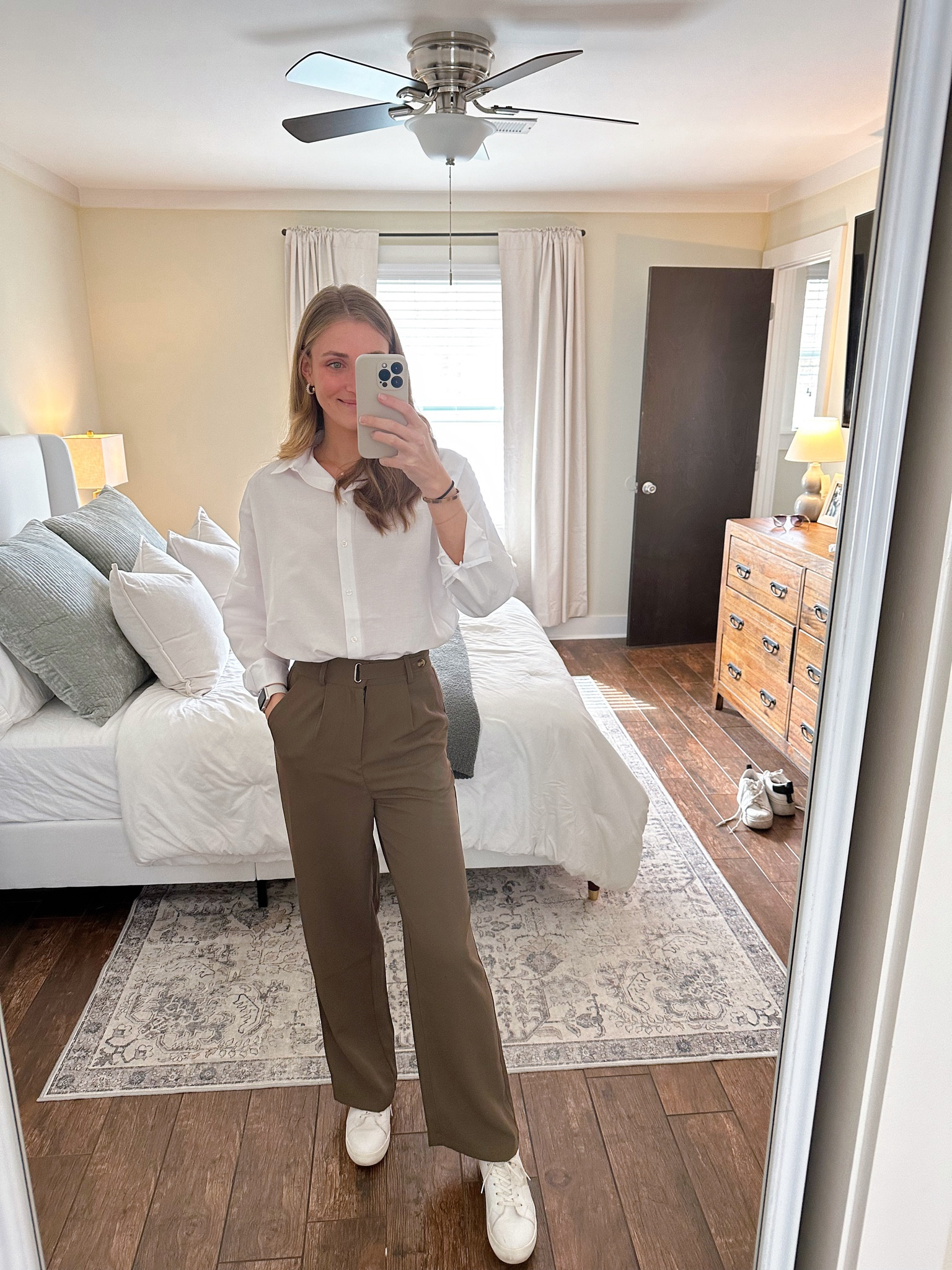 Business casual OOTD! 
Wearing size S in pants and button down! Button down is an oversized look 

#LTKSeasonal #LTKSpringSale #LTKstyletip