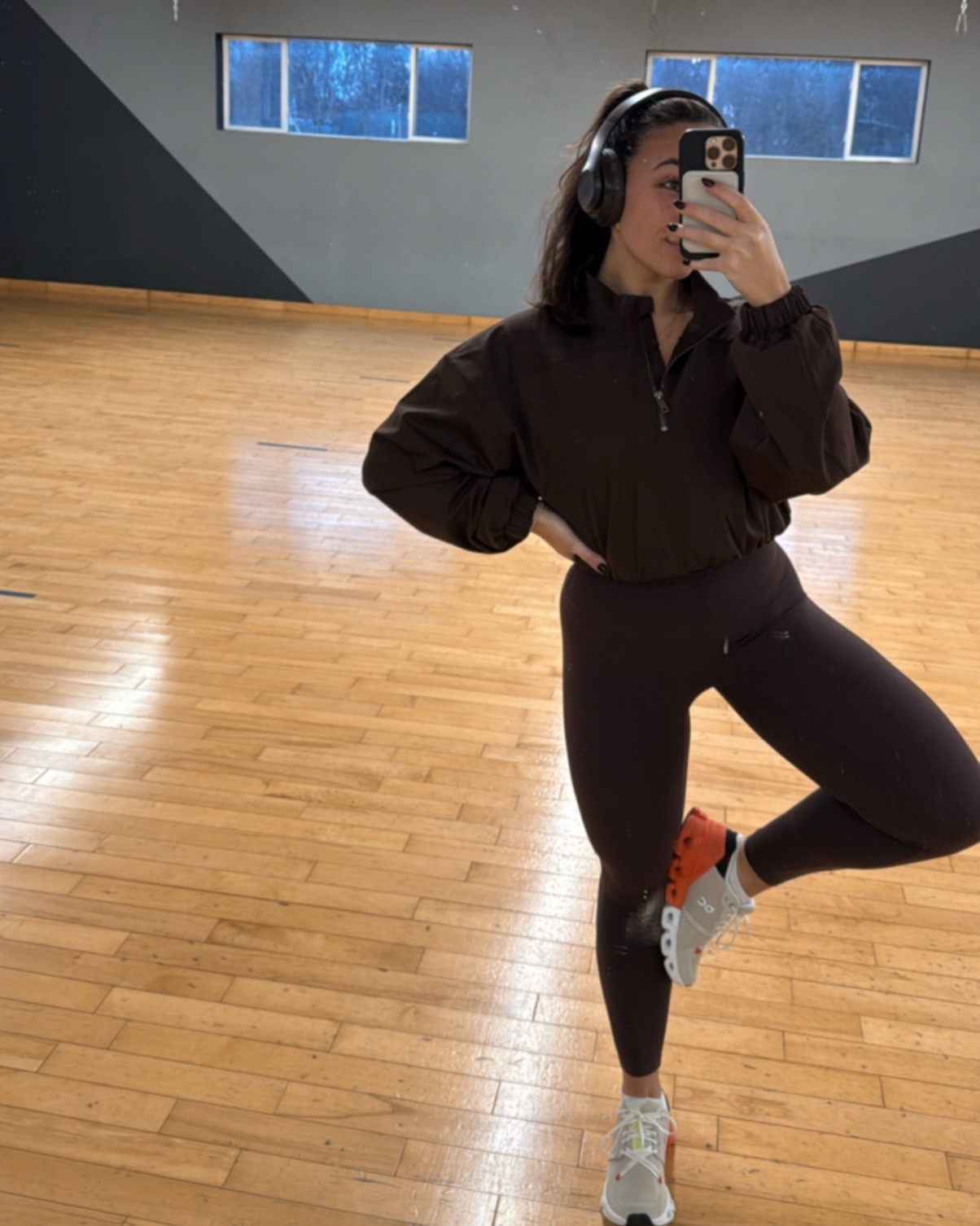 Espresso tones for the win ☕🤎 This set is the perfect blend of cozy and polished—thick enough to wear as a jacket on cool spring or fall days, but soft and comfy like your favorite sweatshirt. Not windbreaker material—just pure, structured softness.

For sizing: I wear a medium in all Vitality tops (except sports bras), and a small in both bottoms and bras. You can reference my bio for height + weight if that’s helpful when shopping! #EspressoFit #LayeredAndComfy #NeutralOutfitGoals #CozyChic #VitalityFit