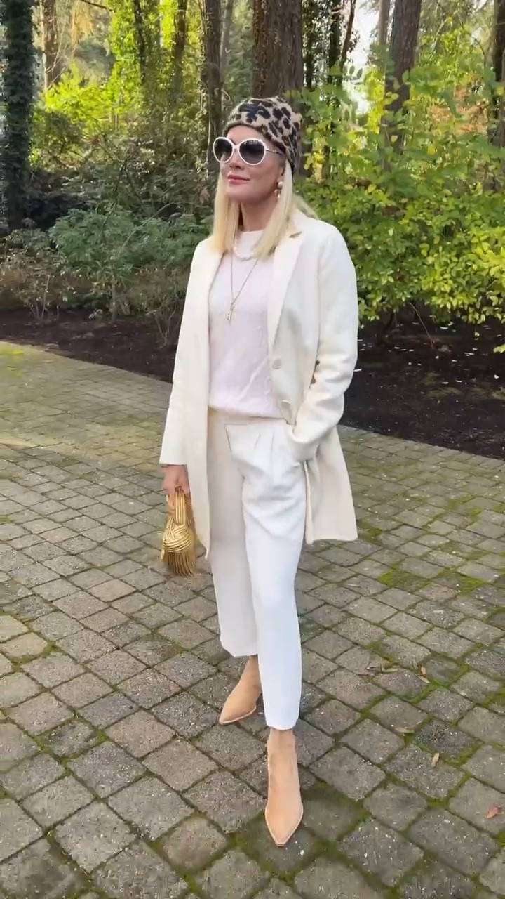 Love a neutral outfit and this all cream/ivory look is so gorgeous as we head into the winter months! Elevate your style with a few accessories and you are ready for the day! 

Thanksgiving look, winter white, monochromatic vibes, boots, hat, white sweater, gold bag

#LTKSaleAlert #LTKSeasonal #LTKHoliday