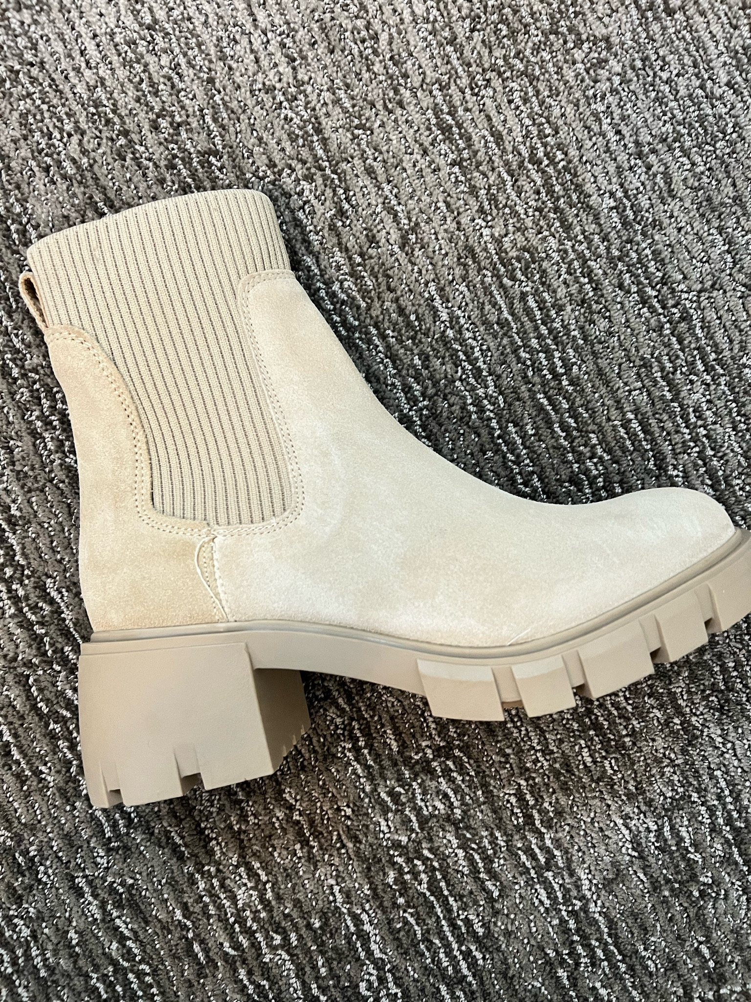 These boots 😍

#stevemadden
#fallfit
#fallfashion
#fallboots

#LTKshoecrush #LTKunder100 #LTKSeasonal