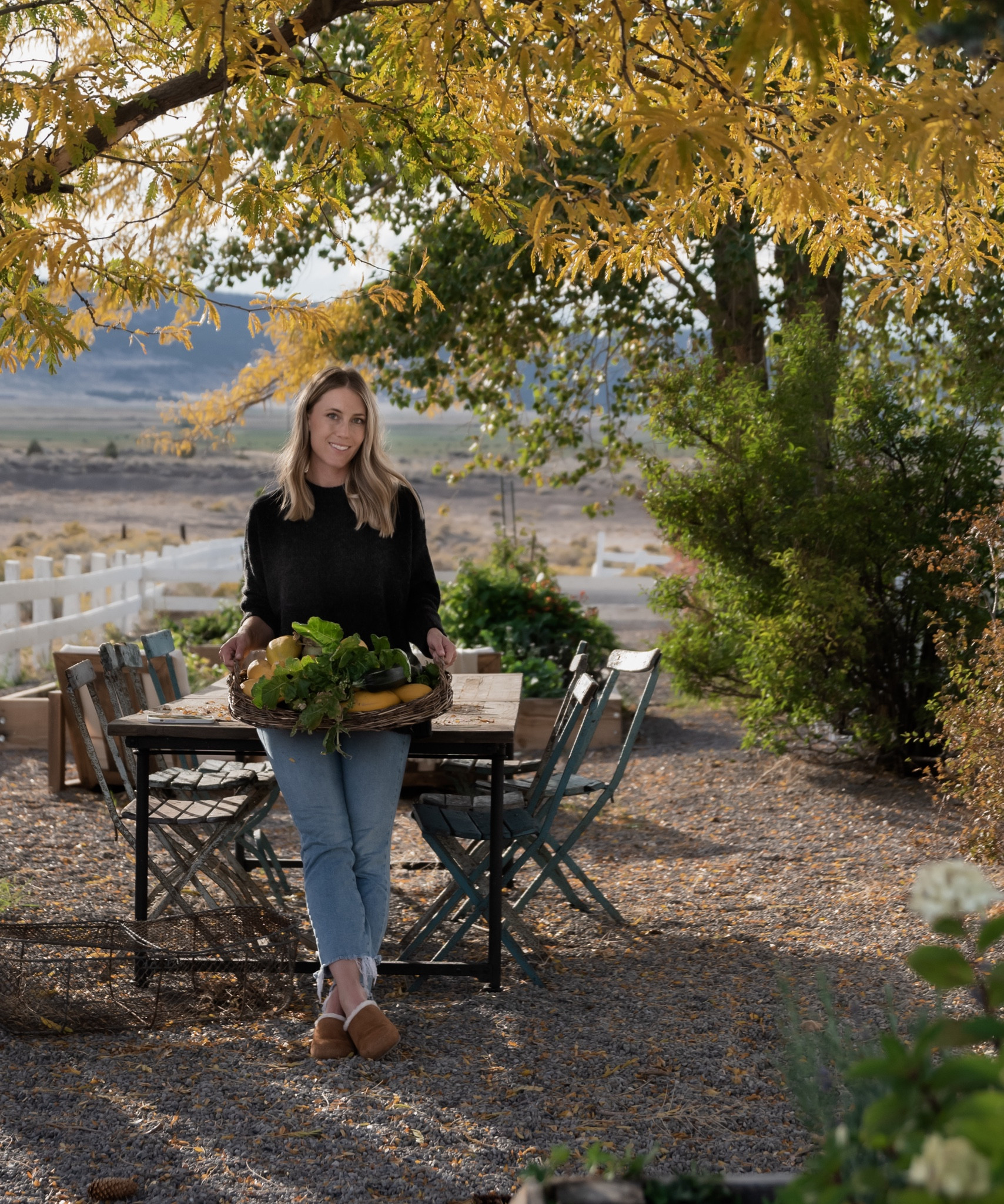 Jenni kayne sale! Shop my top cashmere sweater picks and Jenni kayne shoes! Neutral closet, capsule wardrobe, fall sweaters, fall shoes, shoe sale