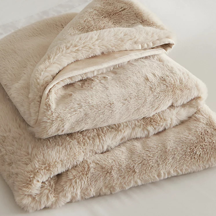 Super Soft Faux Fur Heated Blanket | The White Company UK & ROW