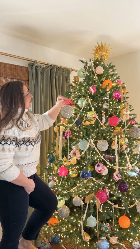 Deck the halls and your tree 🎄 SWIPE  through to discover my go-to ornaments for this holiday season! 

Christmas ornaments are my absolute fave to collect. I've searched high and low to bring you the best picks for every budget. 


