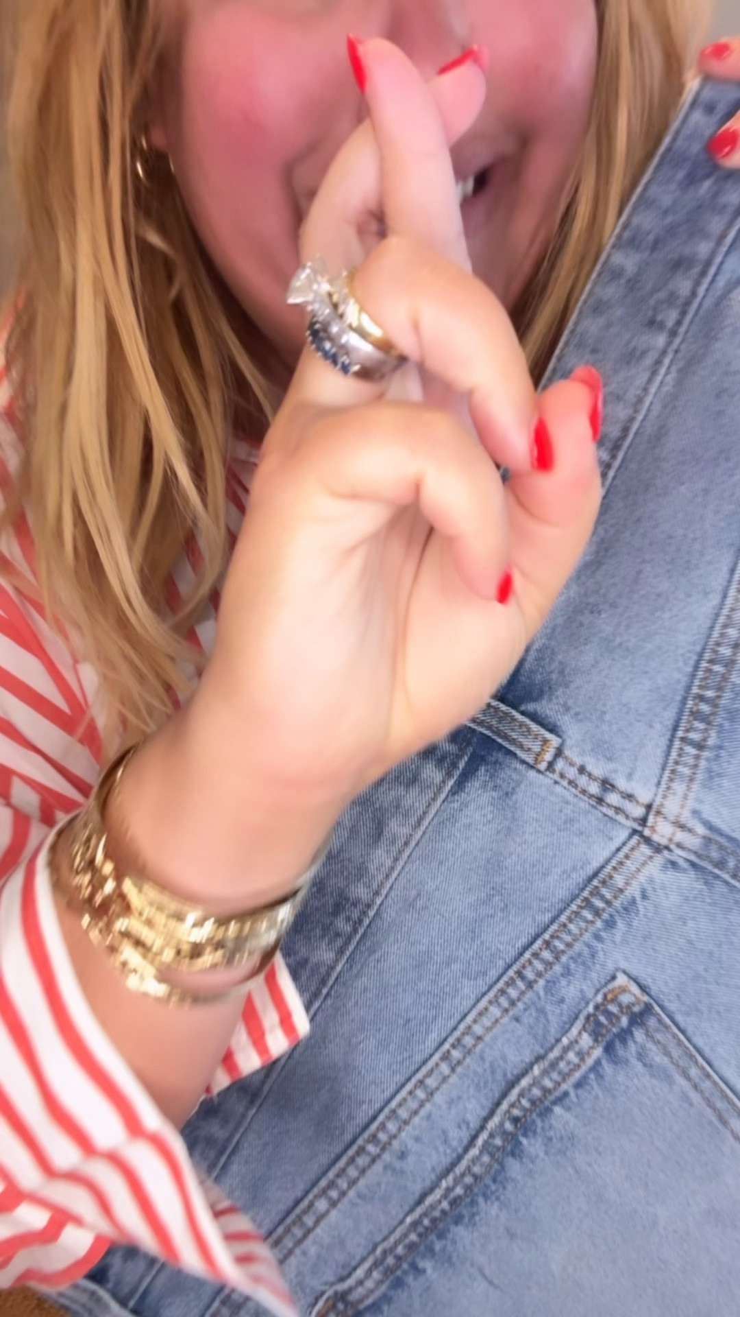 A unicorn! Jean shorts that are just right!!!! And they are $28! 

Comment ‘shop’ for the link 