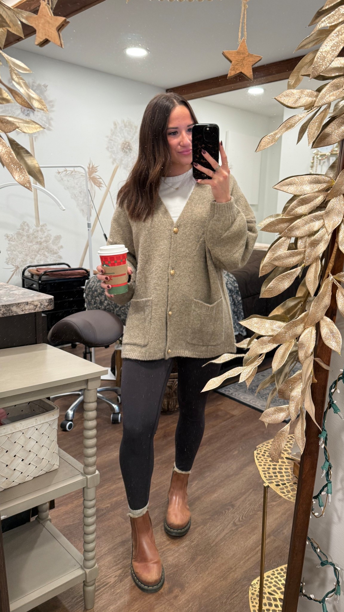 Cozy + comfy outfits for a Saturday at the salon🫶🏼

#LTKdayinmylife #LTKSeasonal #LTKgrwm