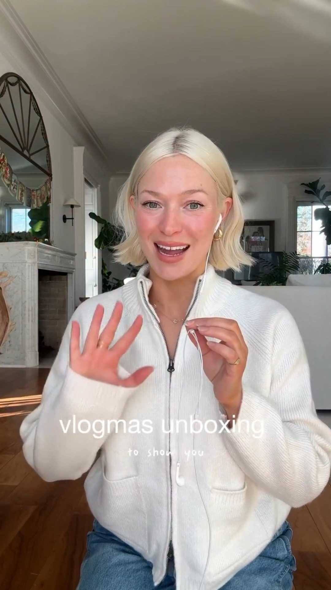 they’re so chunky !!! 🌟vlogmas day 10🌟

.
.
unboxing, boots, y2k, 90s style