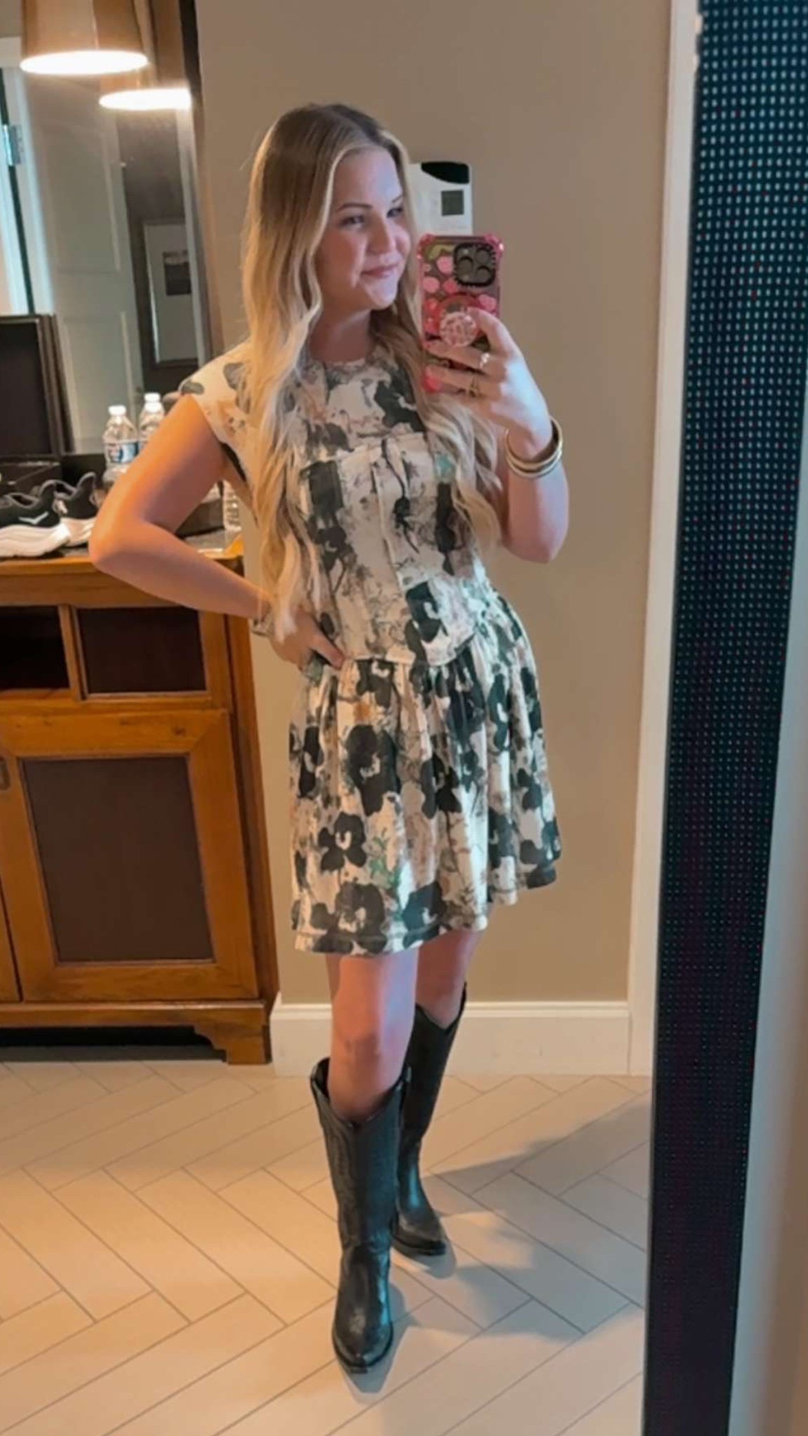 A night at the Opry! 
Ootd: 
Dress- Ganni size 32(xs/s) 
Boots- Ariat Casanova 

#LTKShoeCrush #LTKStyleTip