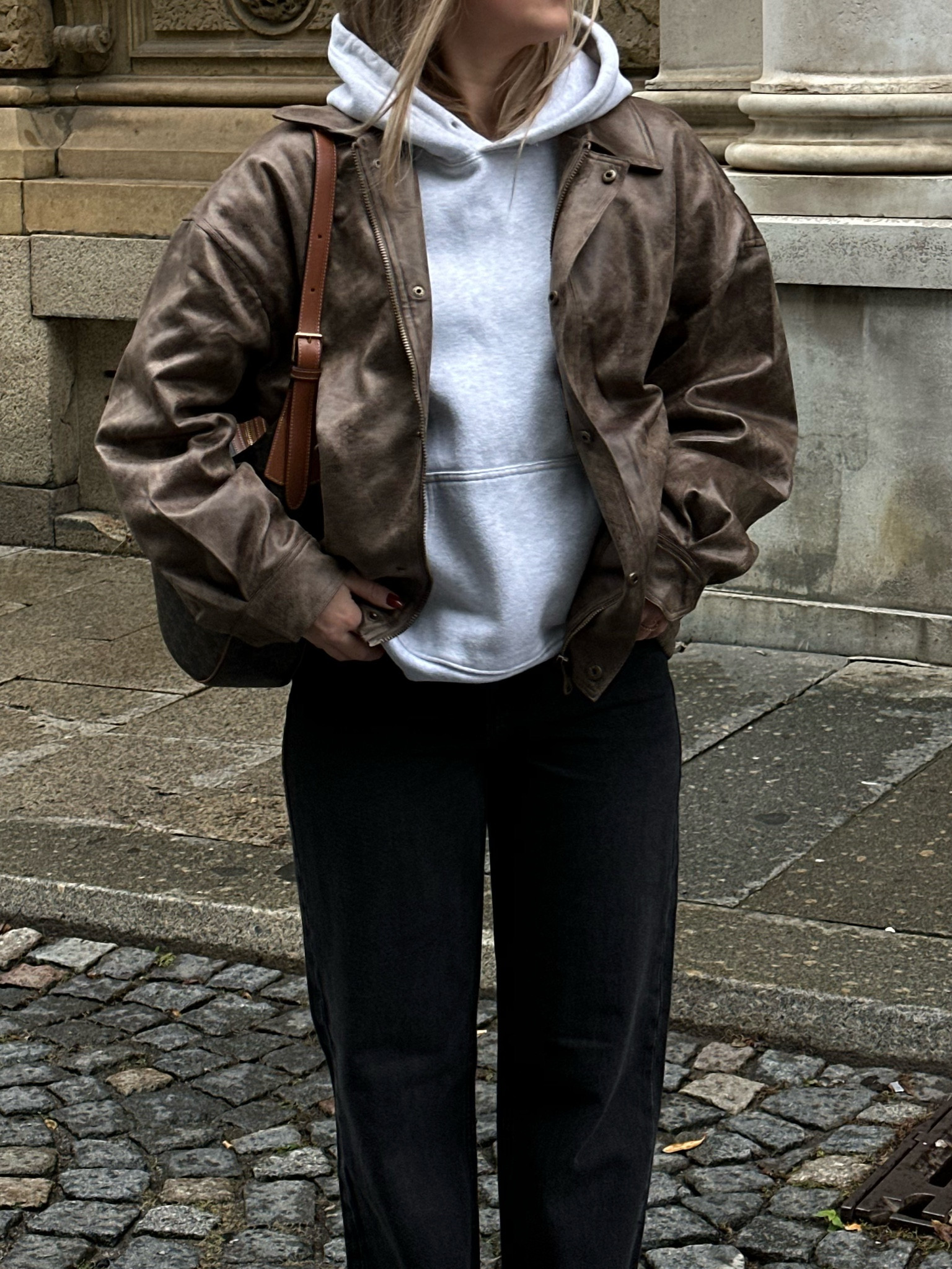 Obsessed with this bomber jacket 🤎
