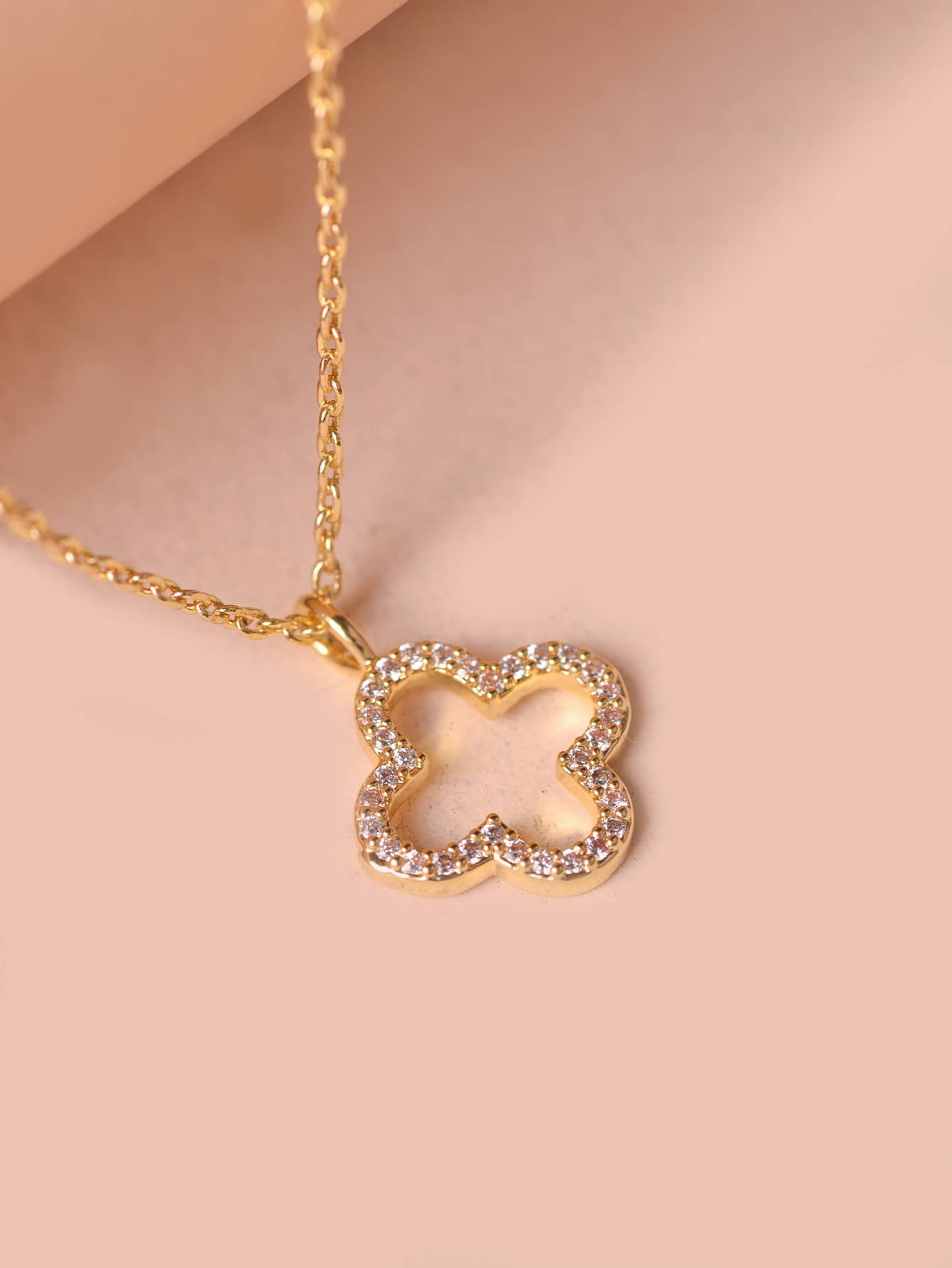 1pc Hollow Out Lucky Four Leaf Clover Pendant Necklace For Women, Festival Gift, Daily Wear Acces... | SHEIN