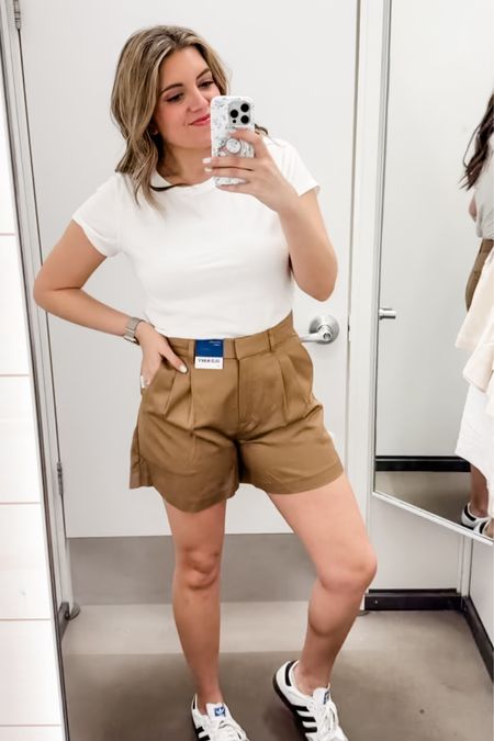 Old Navy try on! 40% off sitewide @oldnavy size 8
Trouser shorts run slightly small. In a medium. Size up in between.
Midsize try on #oldnavy #oldnavystyle 