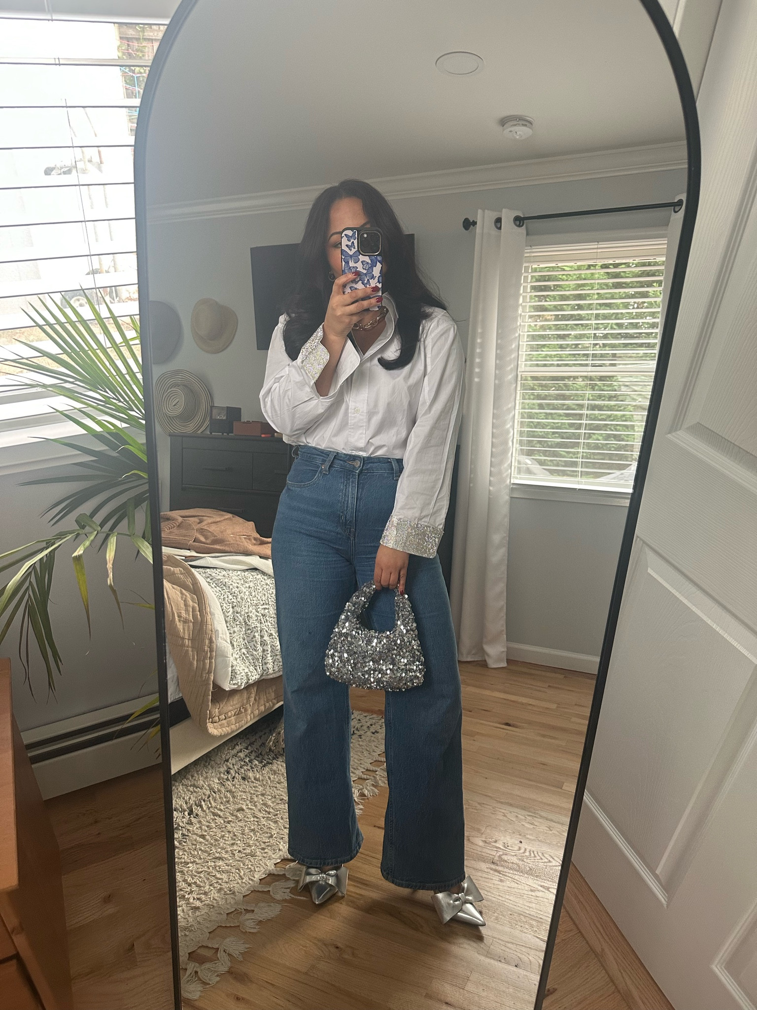 Crystal Cuff Button Down Top wide leg jeans and sequin bag jeans size 27 button down medium 

#LTKStyleTip #LTKHoliday