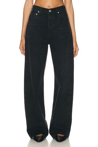 Citizens of Humanity Ayla Baggy Cuffed Crop Jeans in Voila - Black. Size 34 (also in 24, 25, 27, 28, 29, 30, 31, 32, 33). | FWRD 