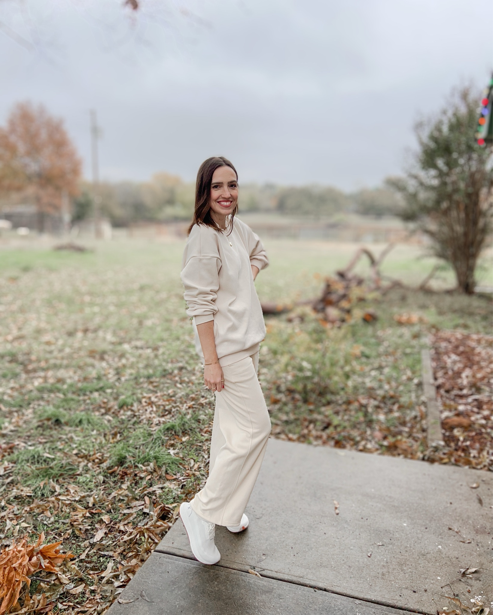 Flux sneakers | runner sneakers | Adapt runner | barefoot shoes | white sneakers | workout sneakers | exercise shoes | walking shoes 

I’m wearing the white adapt runners by Flux Footwear. #ad #fluxfootwear 

True to size, with a wide toe box. Regular sizing is comfortable enough for my wide feet  

#LTKFitness #LTKShoeCrush #LTKActive