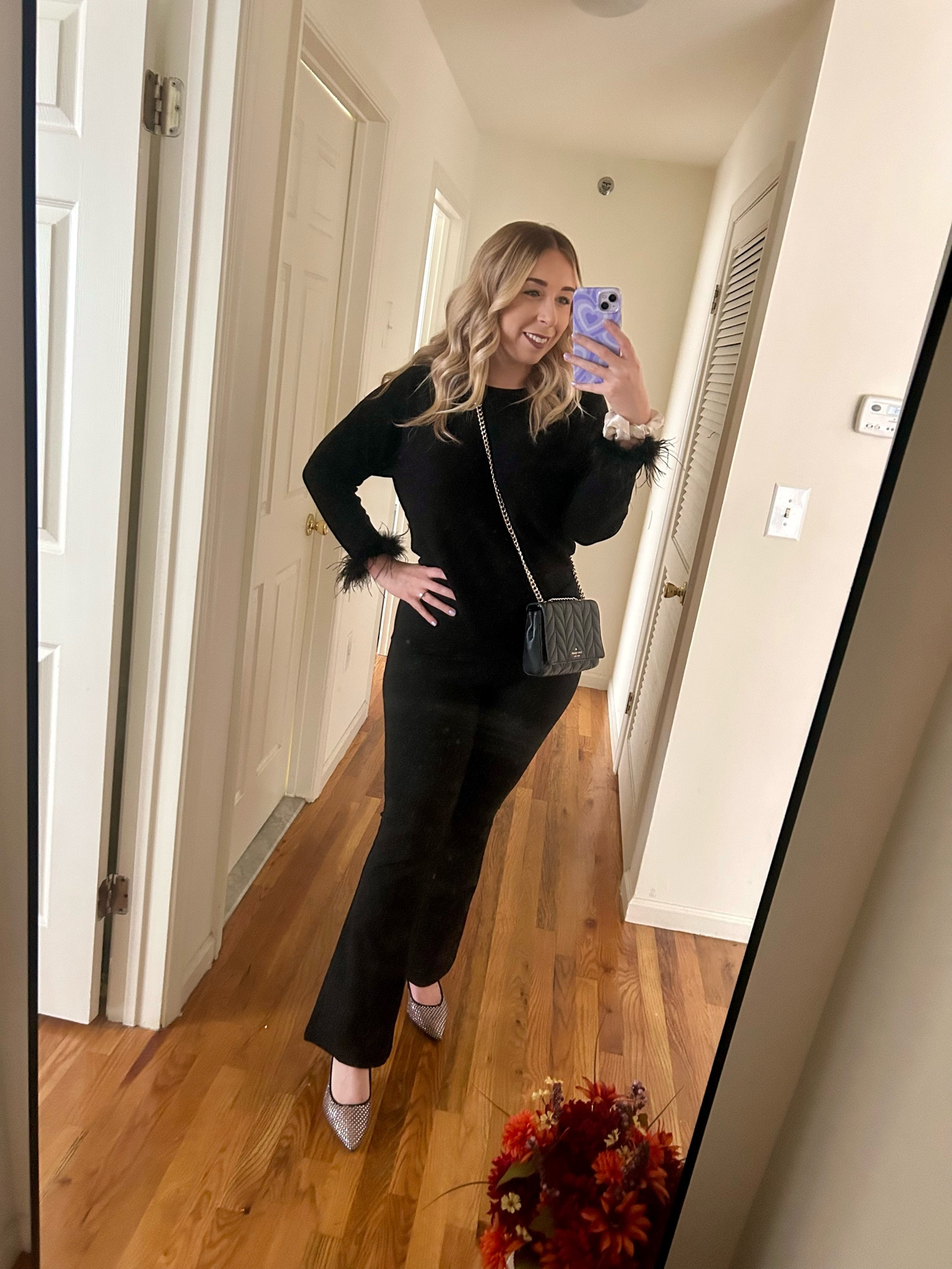 All black outfit with a sprinkle of glitz and glam of course 🖤✨👏🏼

Top: Marshalls
Pants: Macys
Shoes: Macys
Bag: Kate Spade
Hair and makeup: Me 😘



#LTKU #LTKBeauty #LTKHoliday