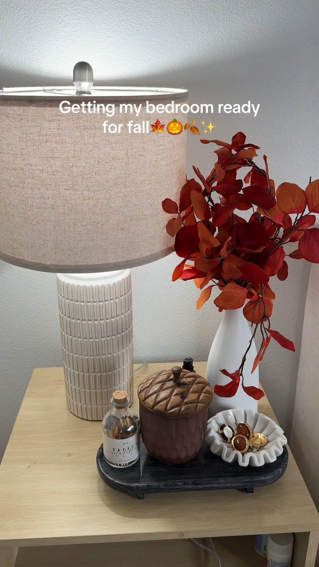 fall decor
fall decorations 
simple fall decor 
fall decor bedroom 

#LTKHome #LTKVideo #LTKSeasonal