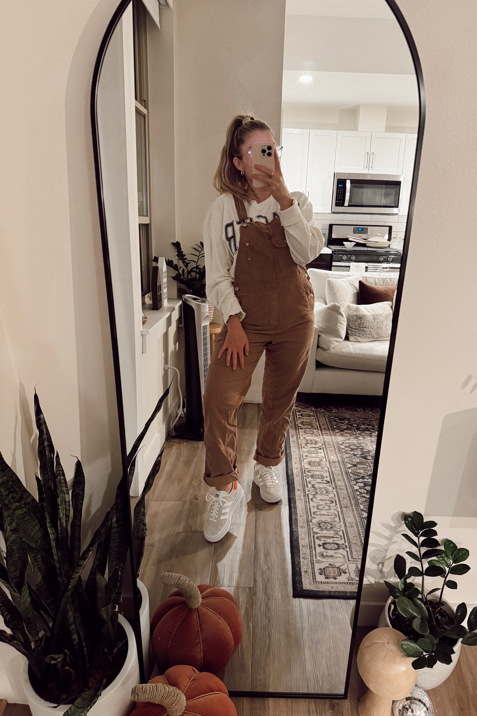 It’s giving pumpkin patch vibes but I’m here for it. Never in my wildest dreams did I think I’d own a pair of overalls as an adult but I am so grateful for Colorado and the playful things I get to wear. The straps adjust so petite pals, you’re safe! 

#LTKshoecrush #LTKfindsunder100 #LTKSeasonal