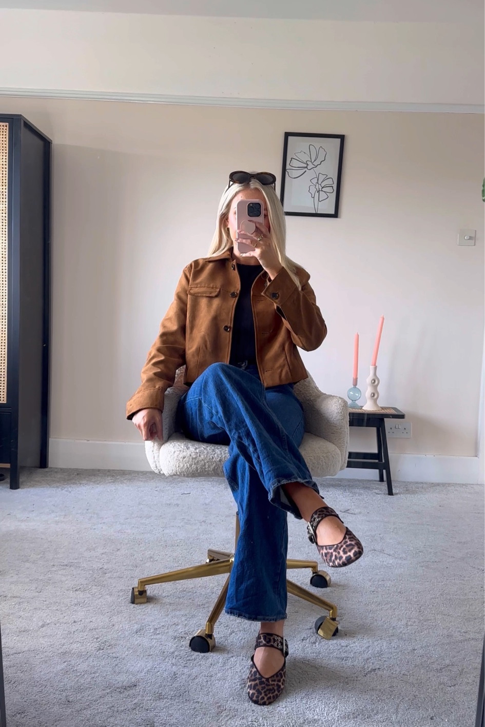 Week of autumn outfits 🍂

Suede jacket, dark jeans, HM, Abercrombie 