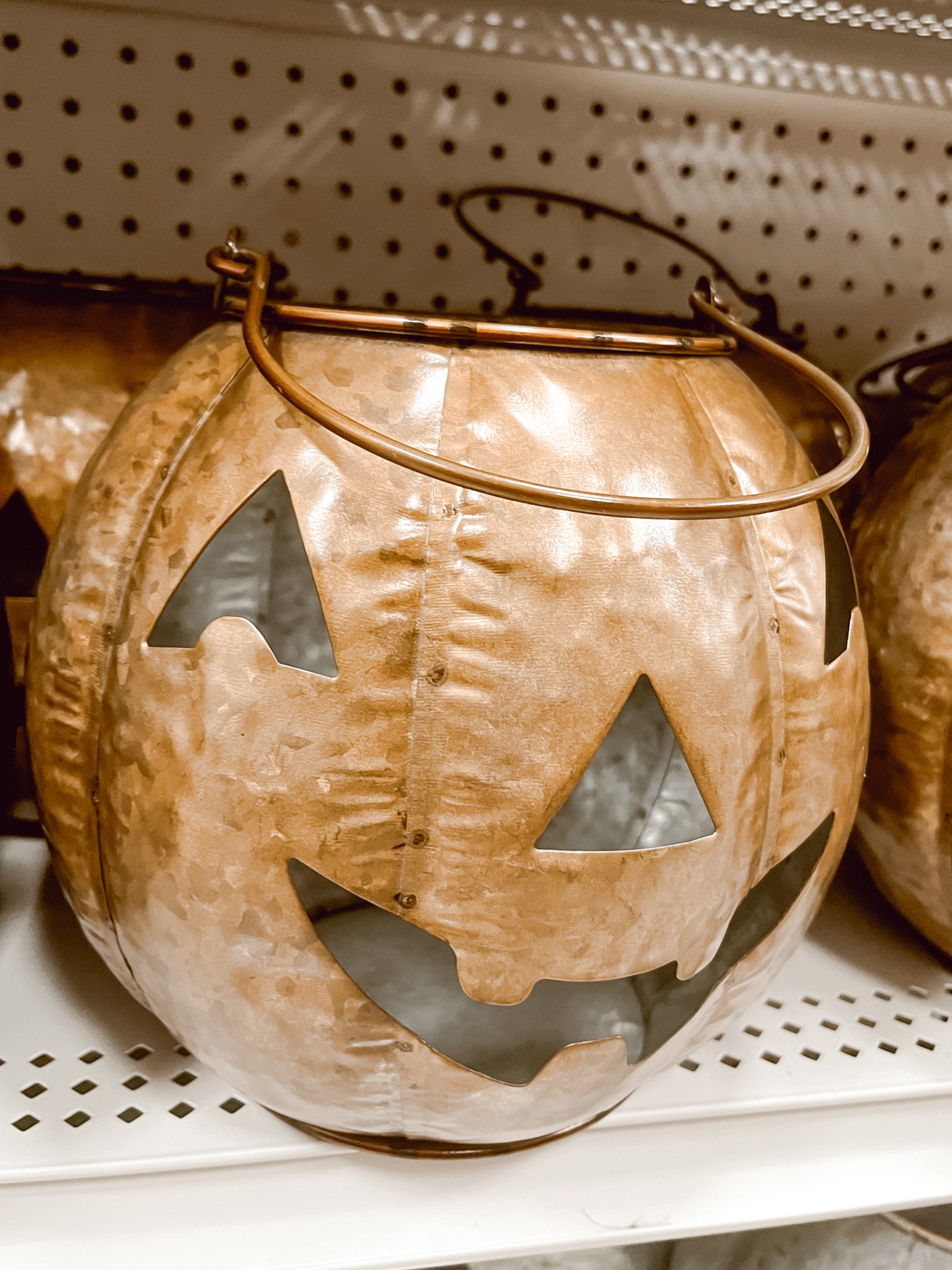 Can you even believe Michael’s Halloween and Fall home decor items are on sale already?! This would look so great on our front porch with a flickering candle inside, and it’s only $9.99 now. 

#LTKFallSale #LTKHome #LTKSaleAlert