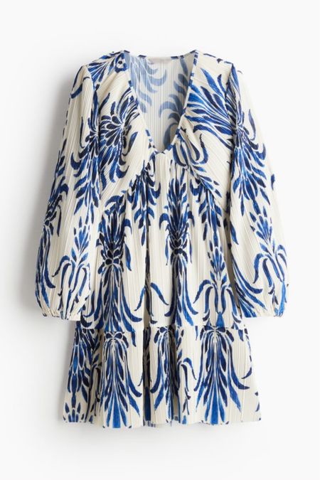 Blue and white patterned dress 

#LTKSeasonal #LTKstyletip #LTKfindsunder50