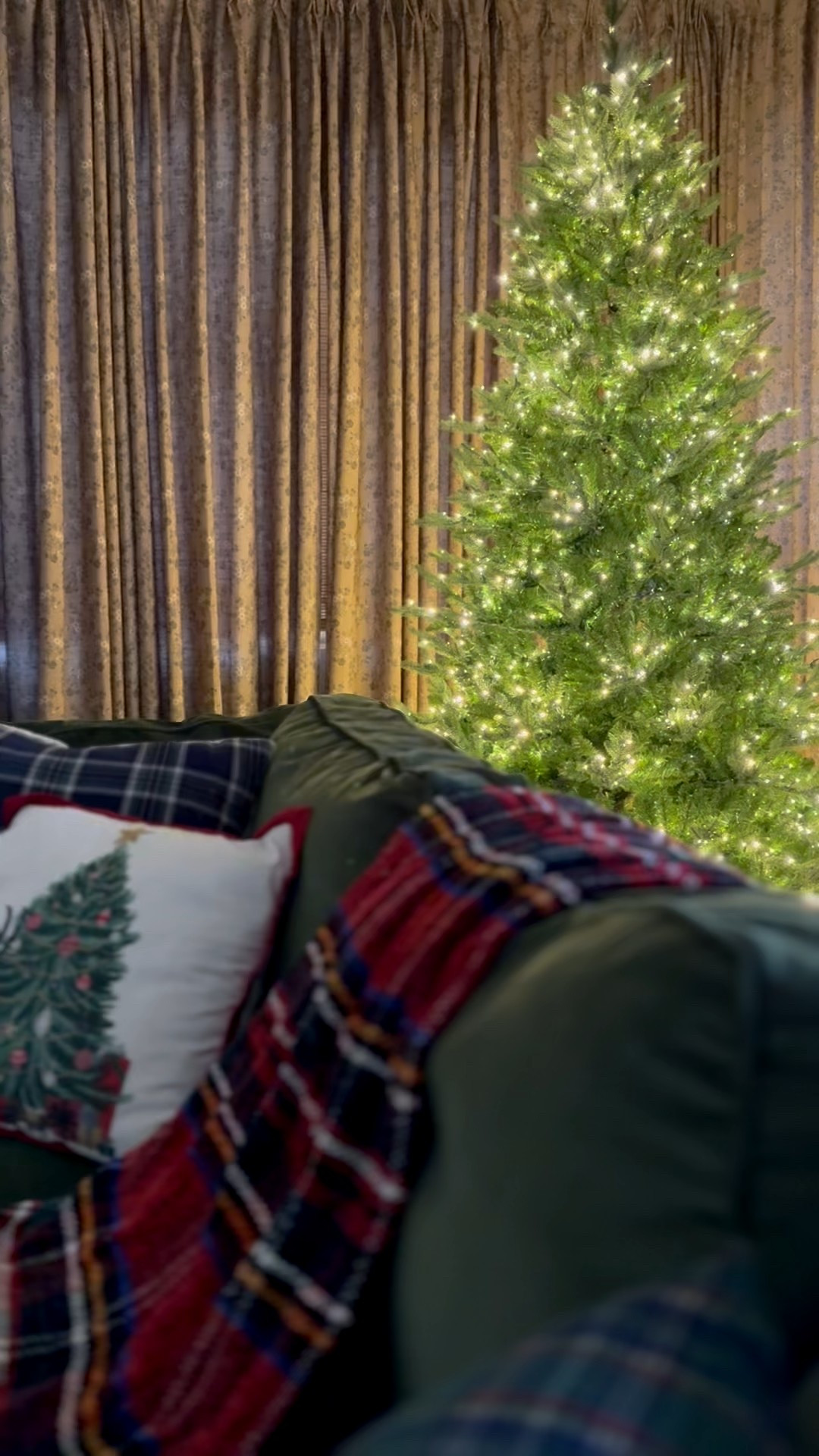 sparkling christmas tree. twinkle lights christmas tree.  

tree: 7.5ft
couch: essex

#LTKSeasonal #LTKHoliday #LTKSaleAlert